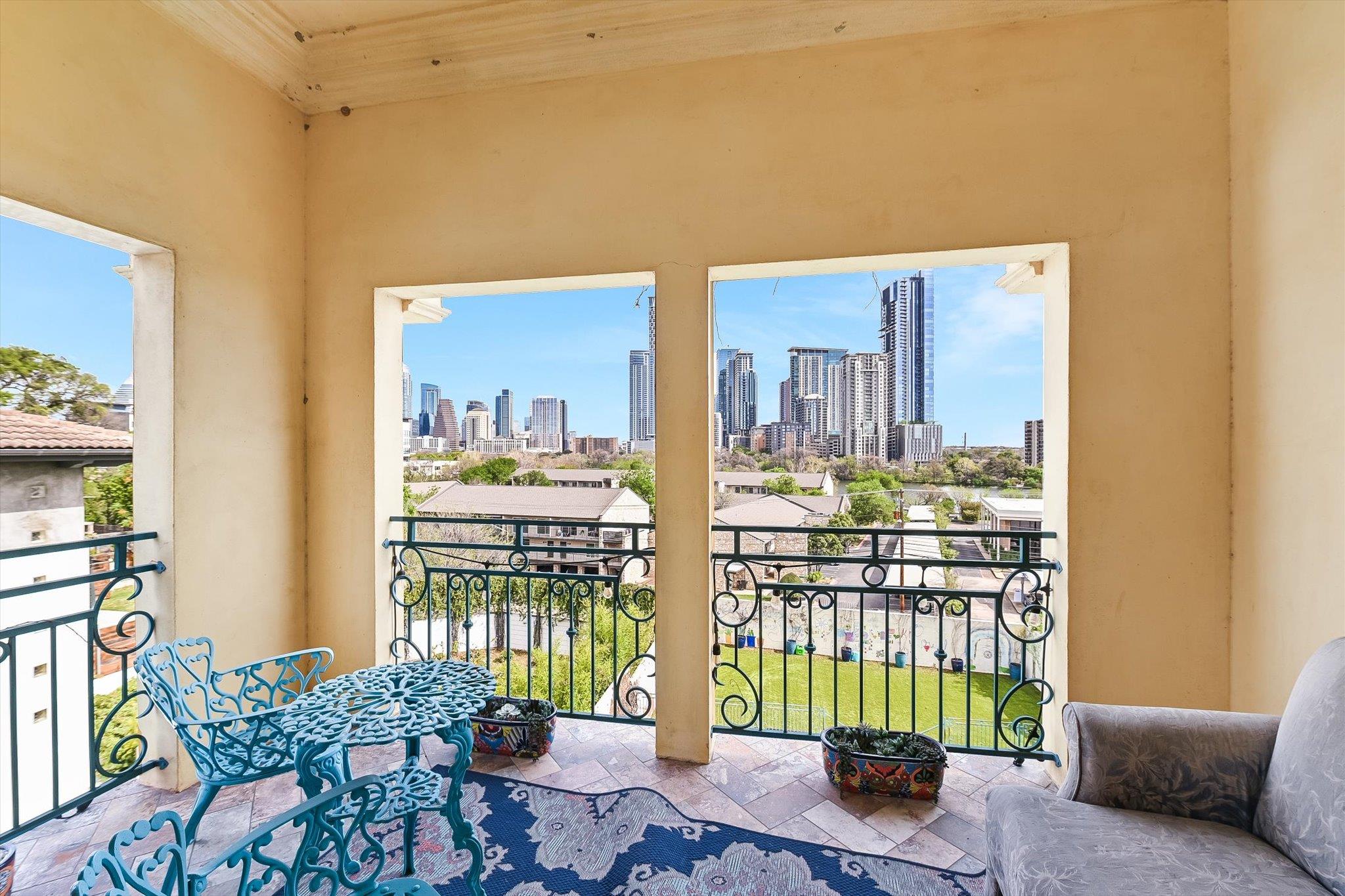 504 Sunny Ln, Austin, TX 78704