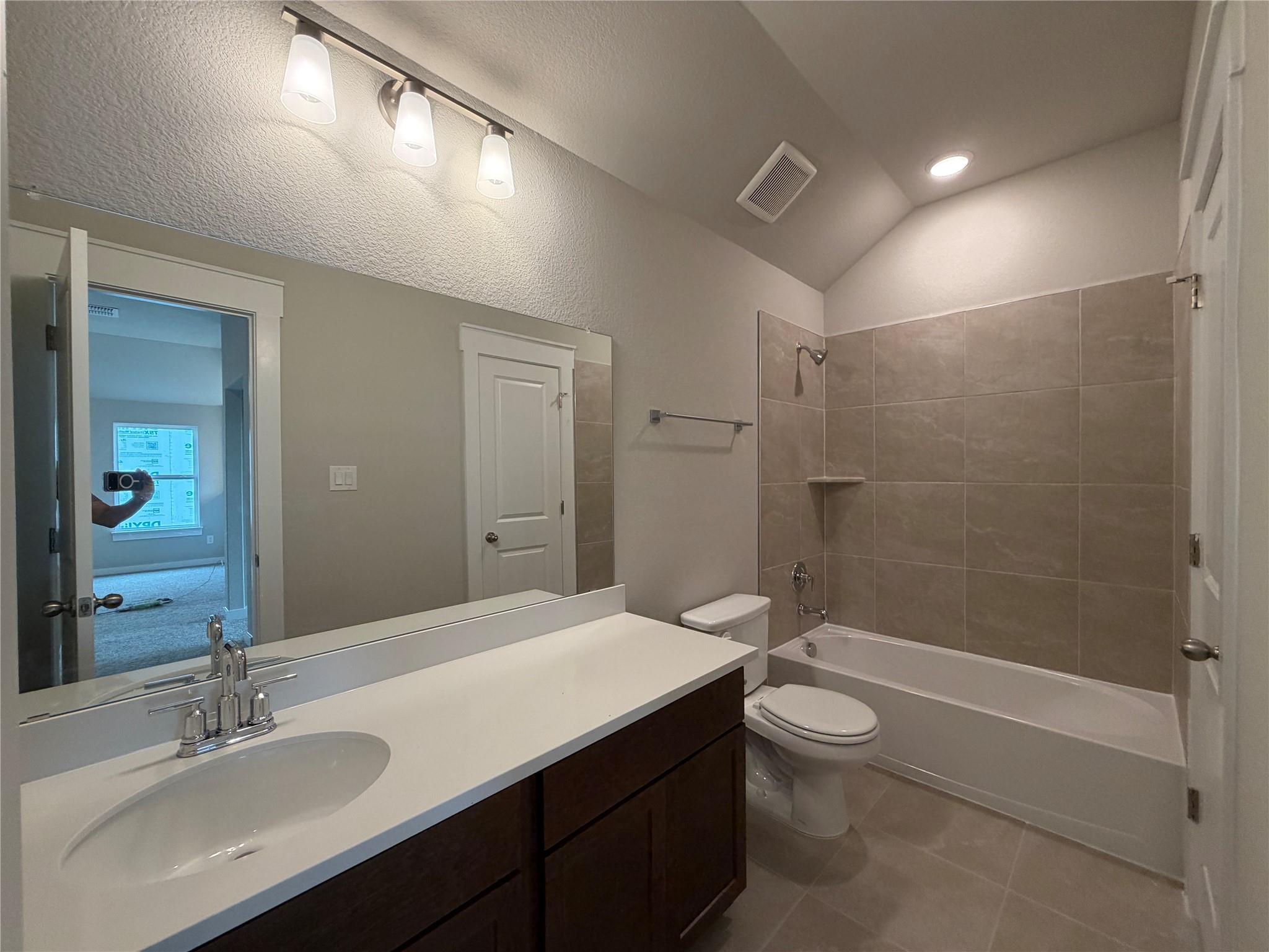 13508 Barn Chime Pkwy, Elgin, TX 78621