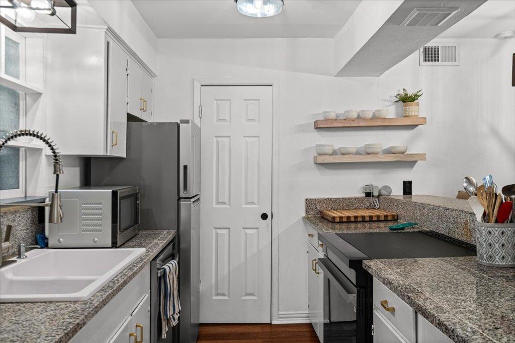 2208 Enfield Rd # 107, Austin, TX 78703