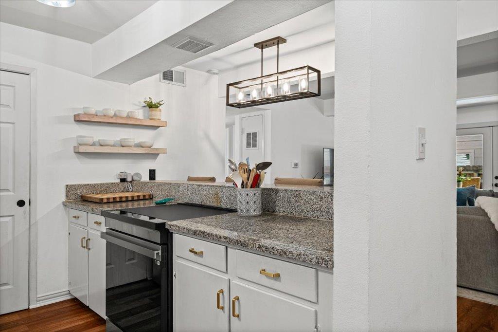 2208 Enfield Rd # 107, Austin, TX 78703