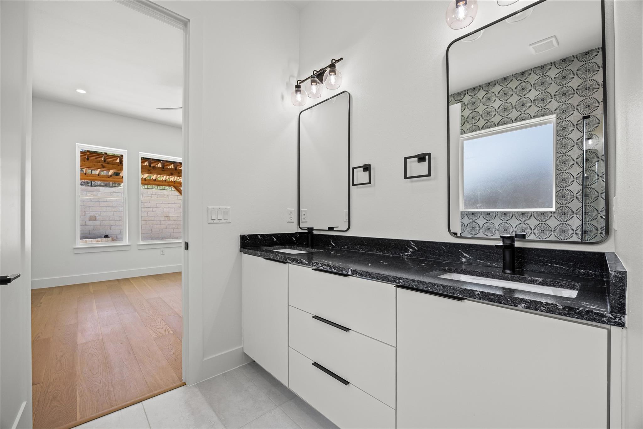 314 Alloway Dr, Spicewood, TX 78669