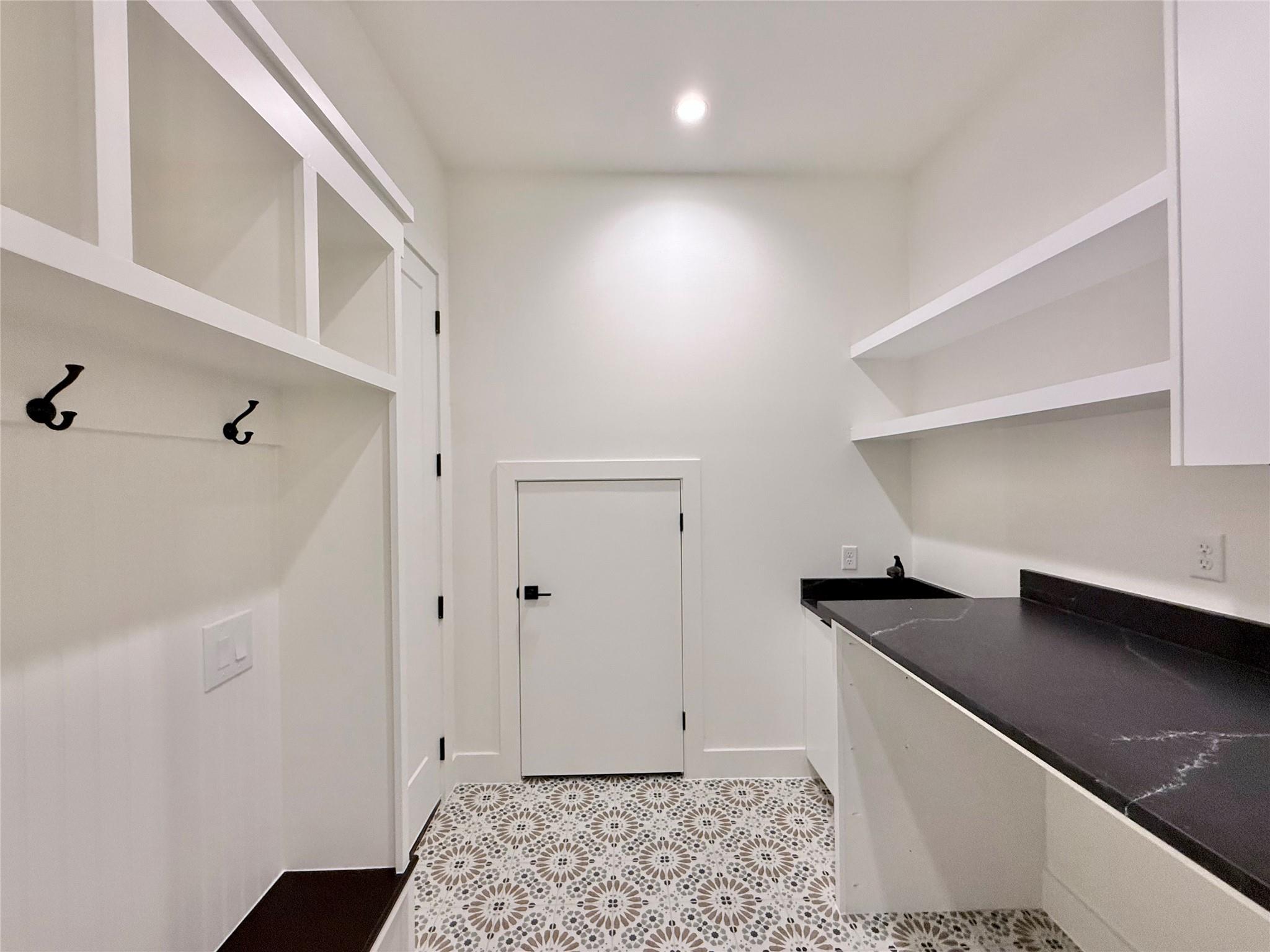 314 Alloway Dr, Spicewood, TX 78669