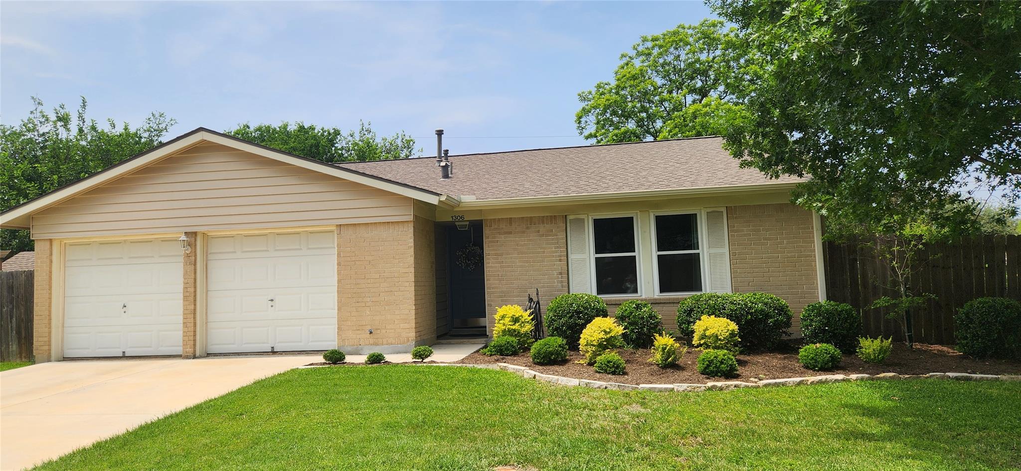 1306 Lawnmont Dr, Round Rock, TX 78664