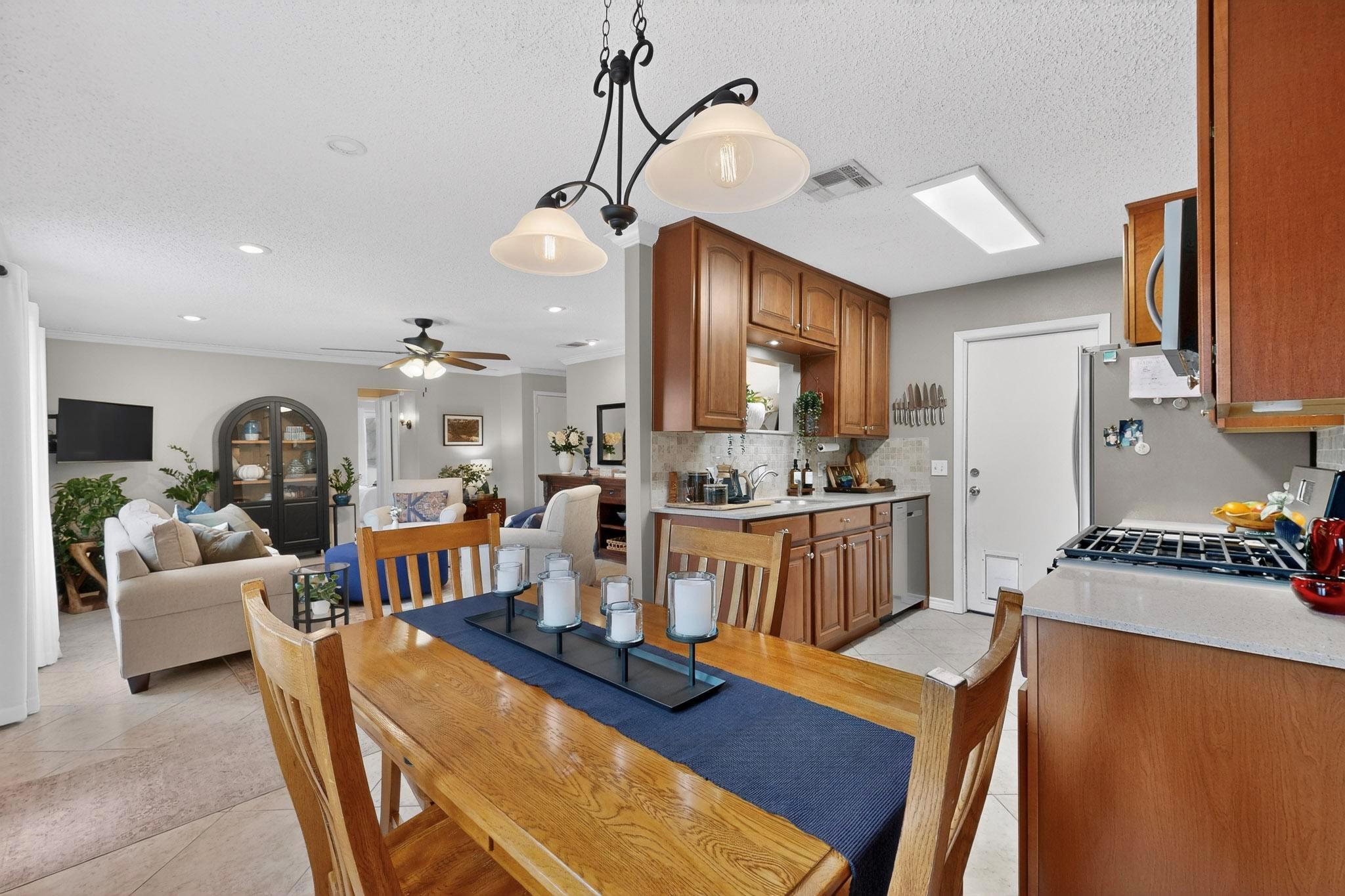 1306 Lawnmont Dr, Round Rock, TX 78664