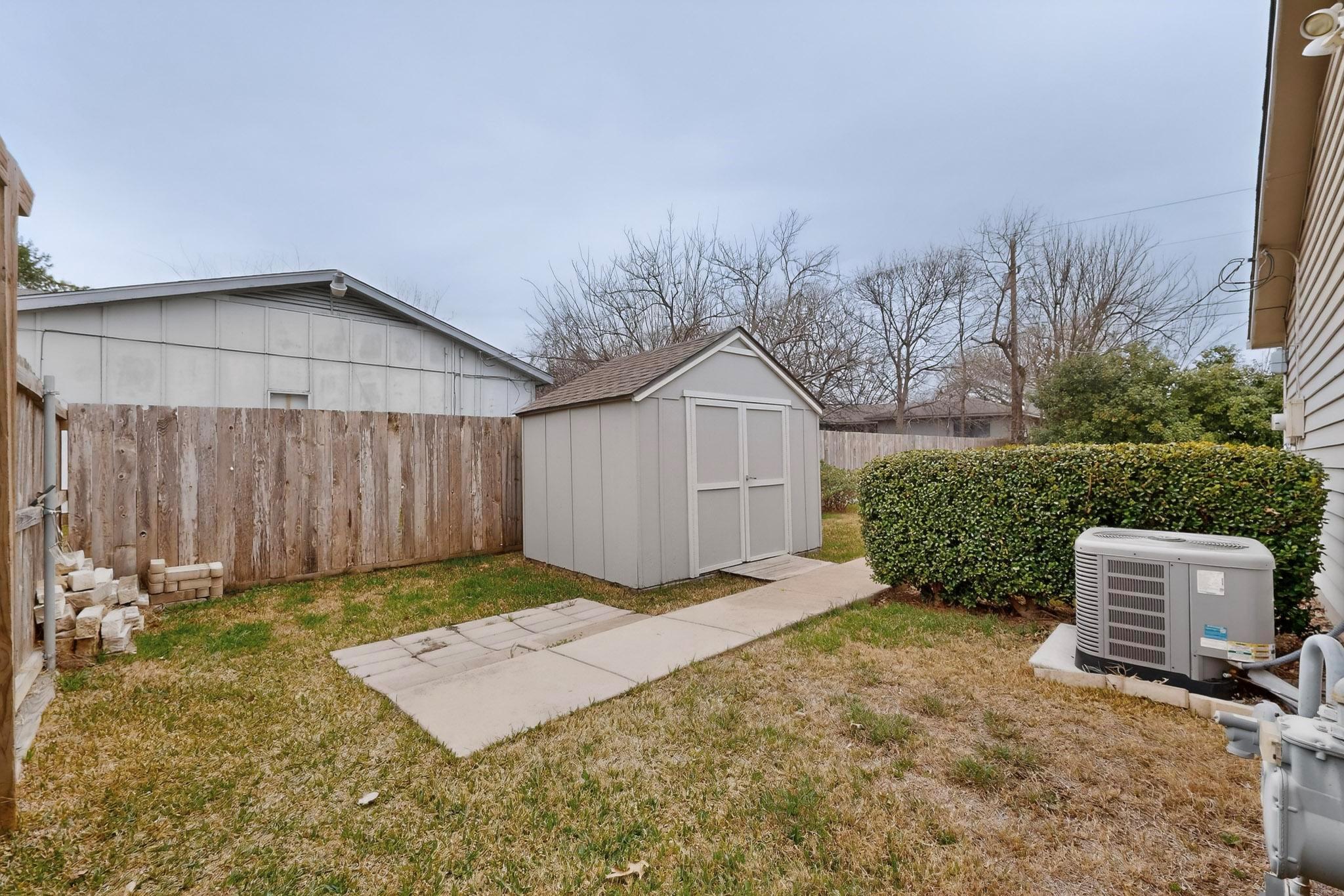 1306 Lawnmont Dr, Round Rock, TX 78664