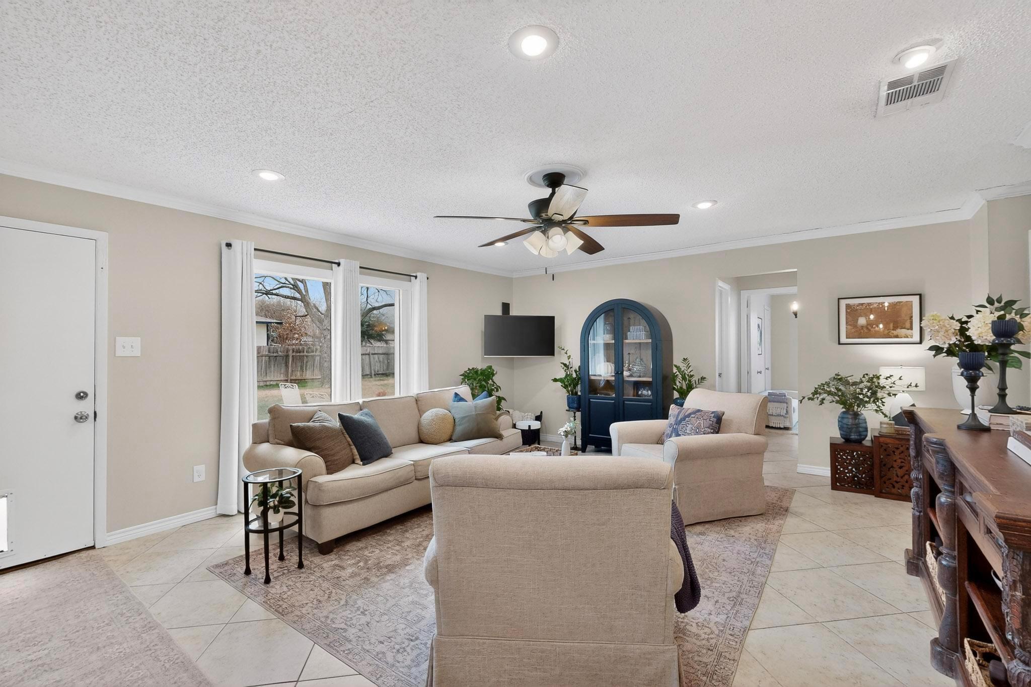 1306 Lawnmont Dr, Round Rock, TX 78664