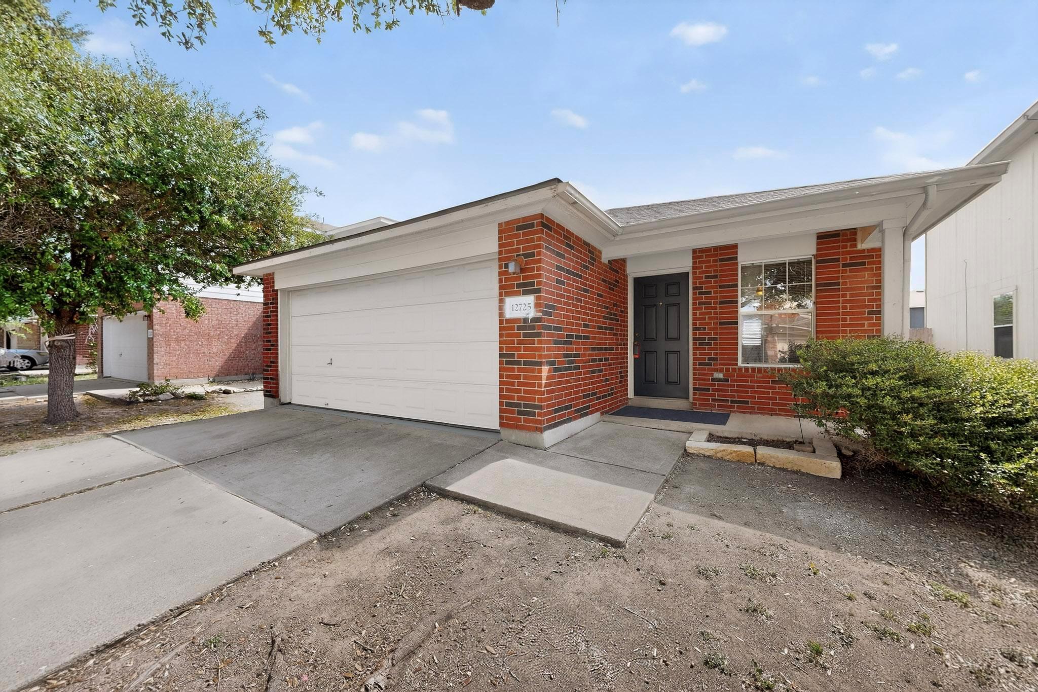 12725 Saint Mary Dr, Manor, TX 78653