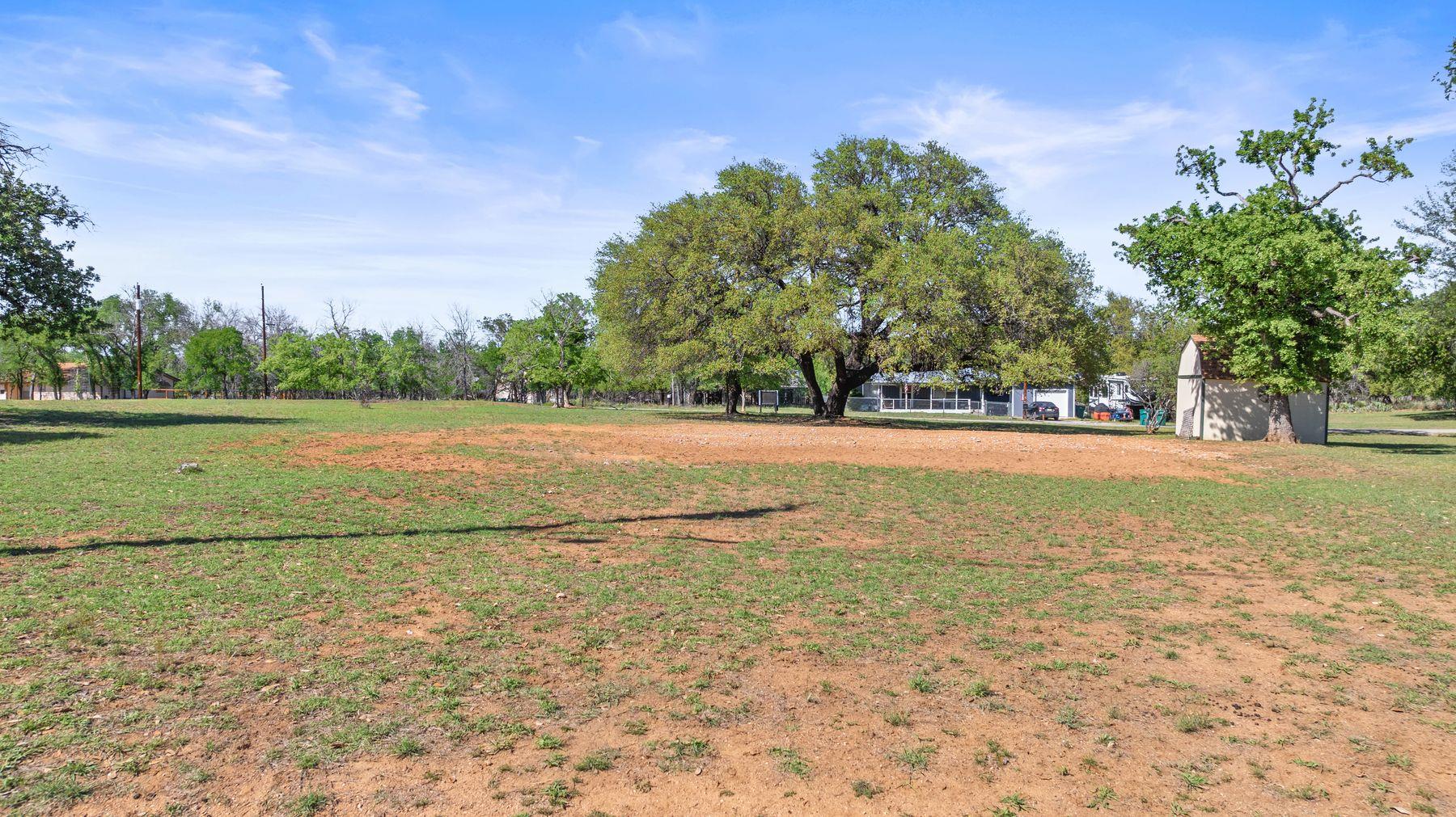 208 Norwood Dr, Granite Shoals, TX 78654