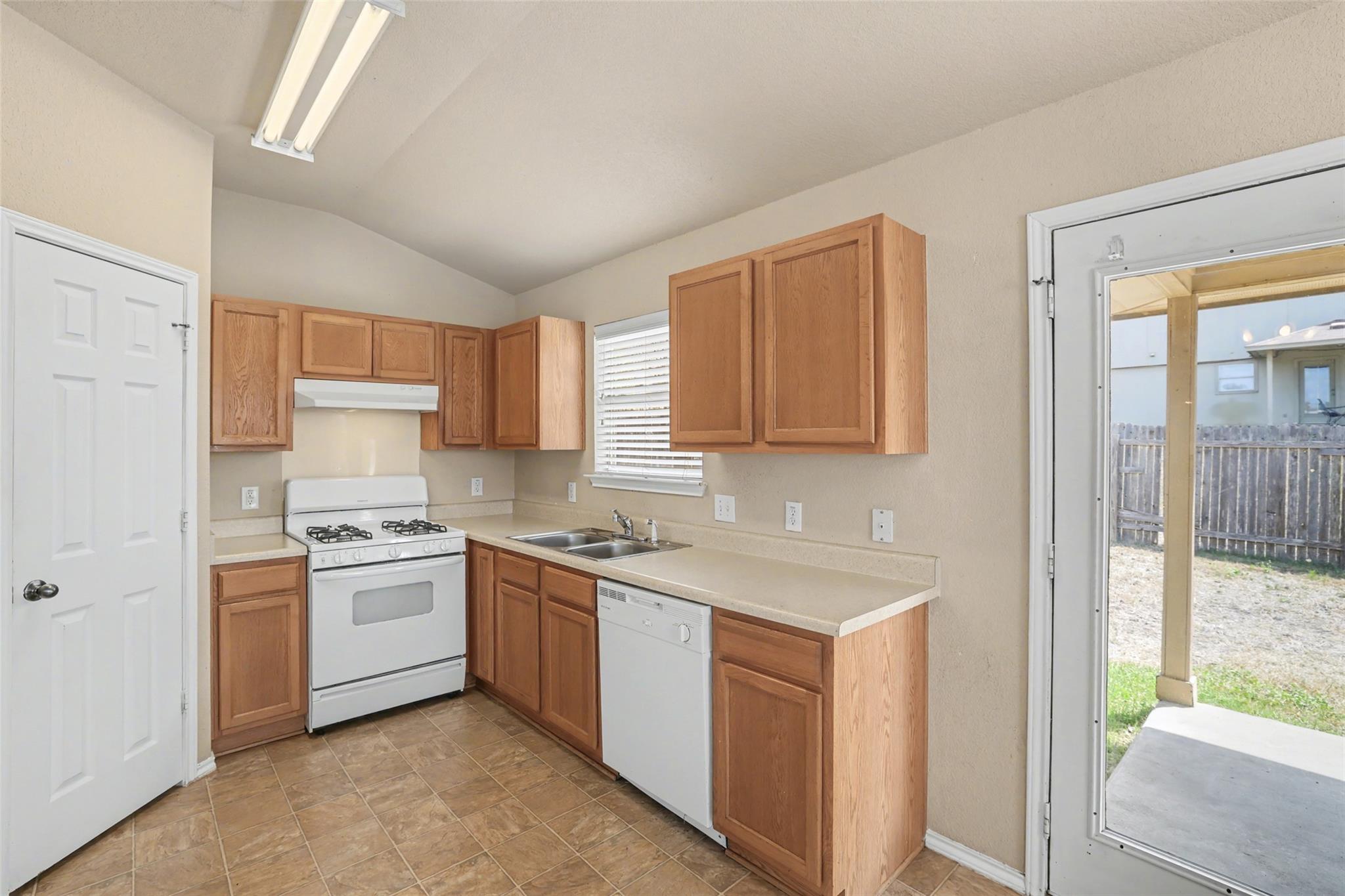 351 Covent Dr, Kyle, TX 78640