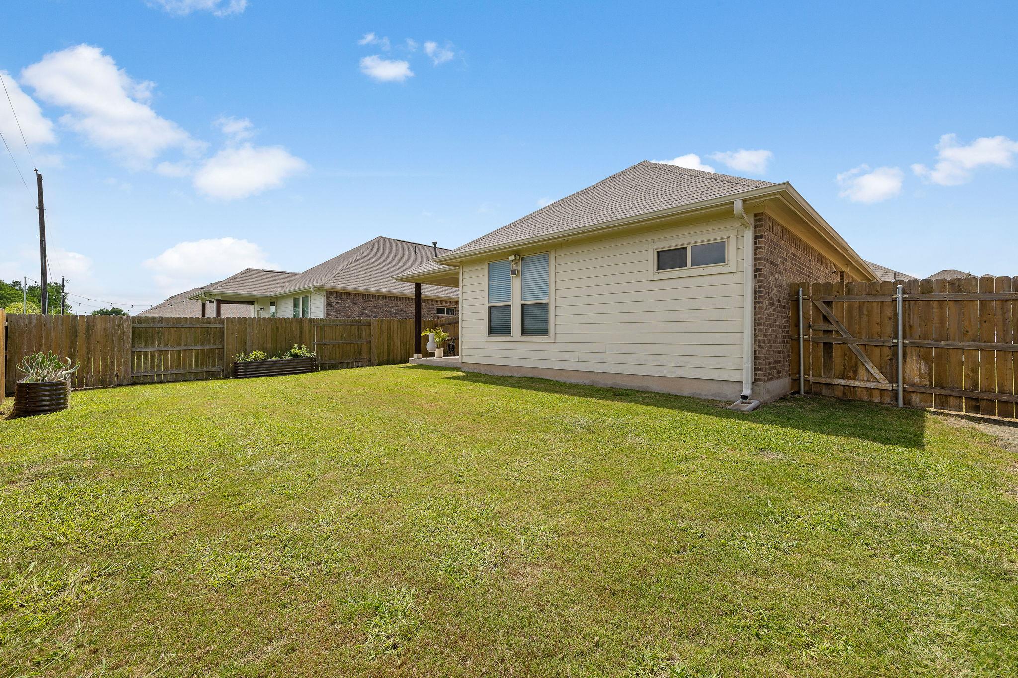 892 Centerra Hills Cir, Round Rock, TX 78665