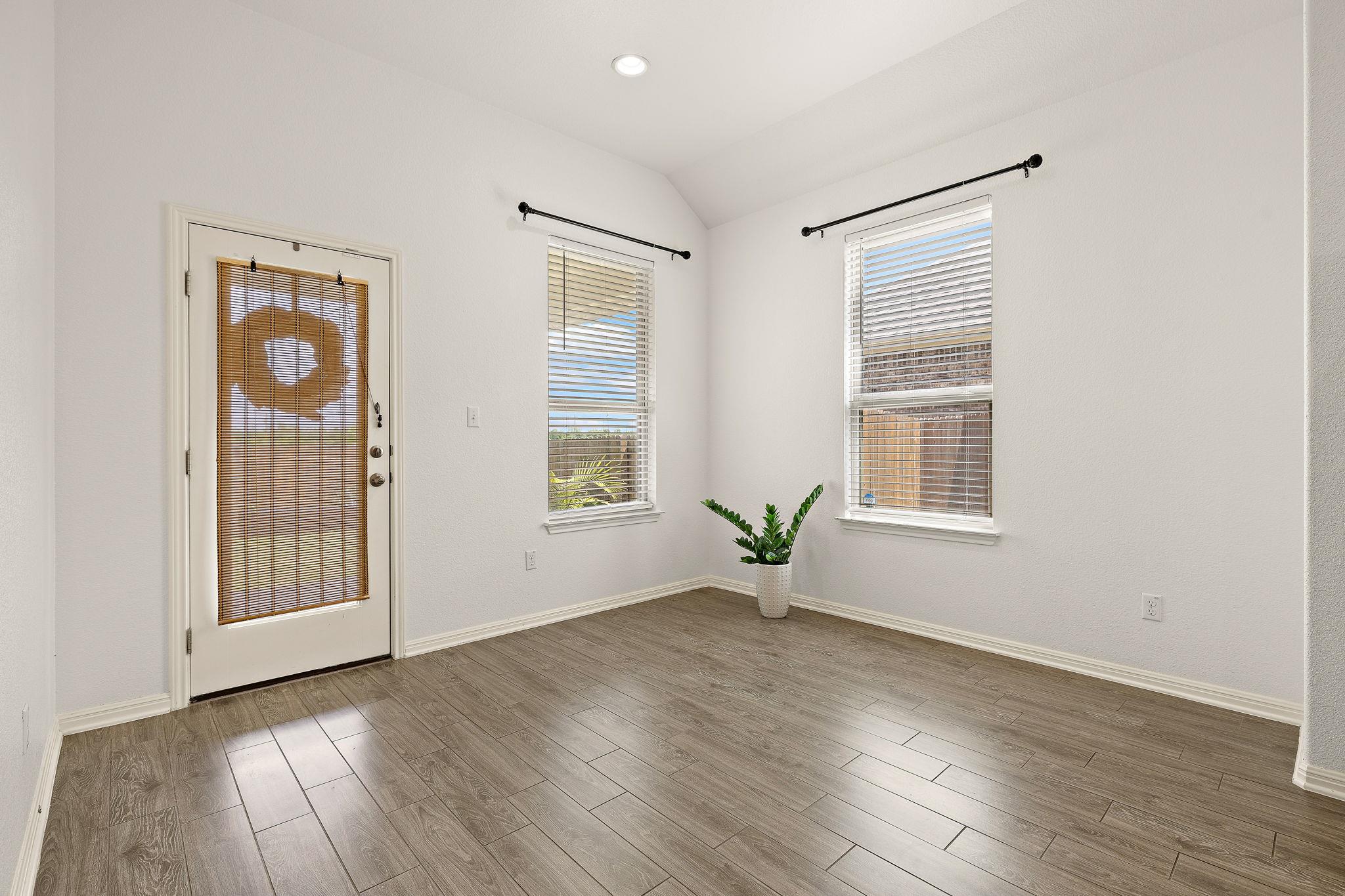 892 Centerra Hills Cir, Round Rock, TX 78665