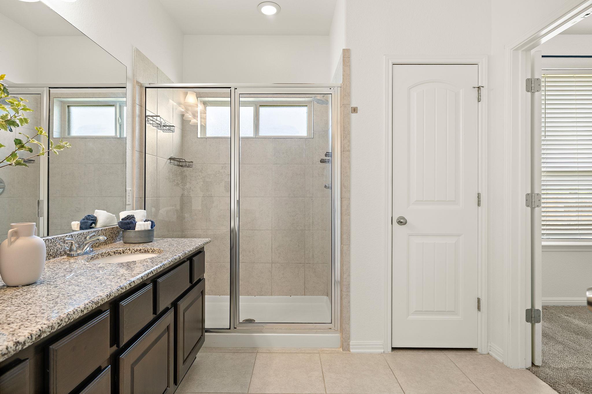 892 Centerra Hills Cir, Round Rock, TX 78665