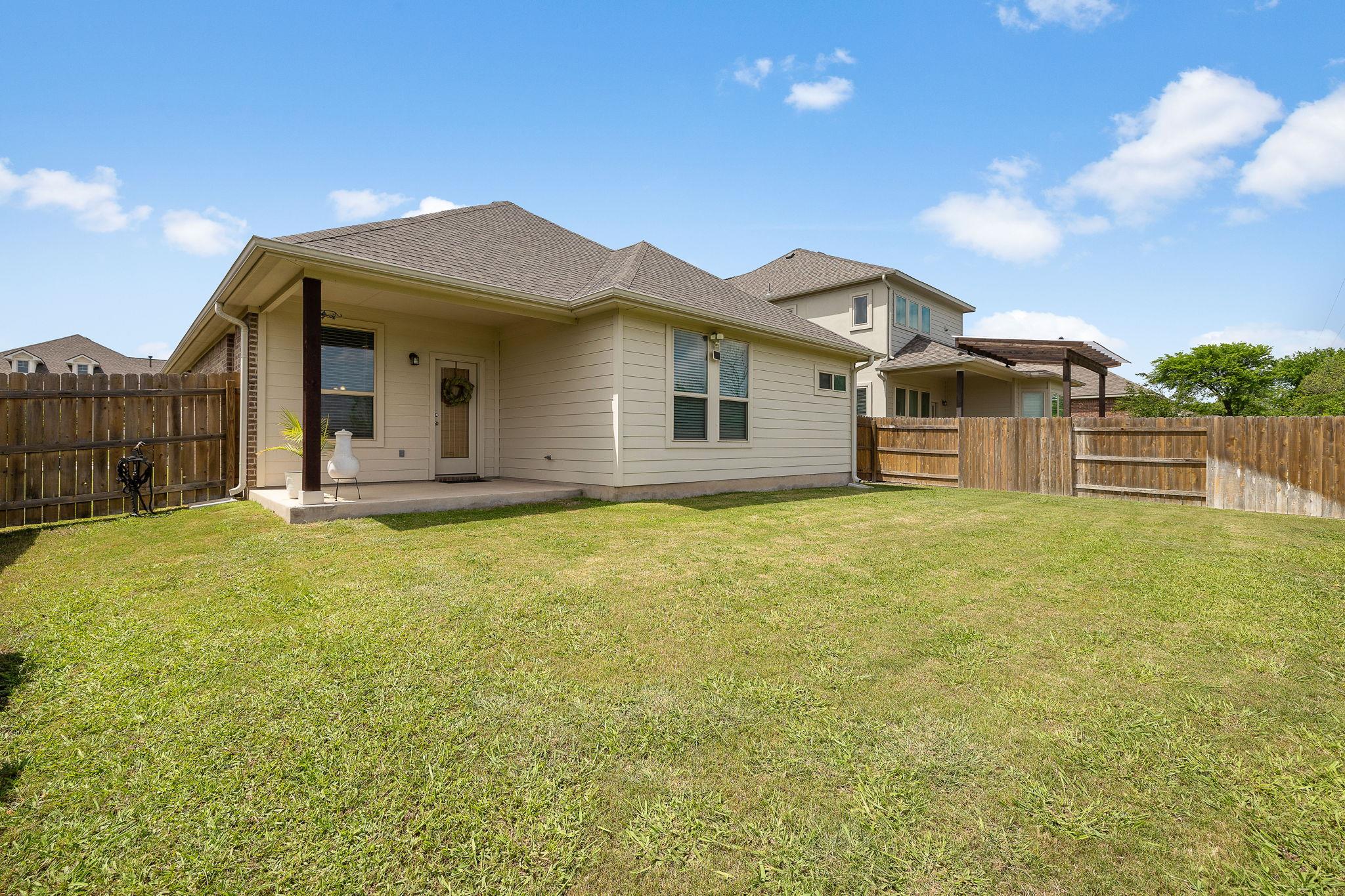 892 Centerra Hills Cir, Round Rock, TX 78665