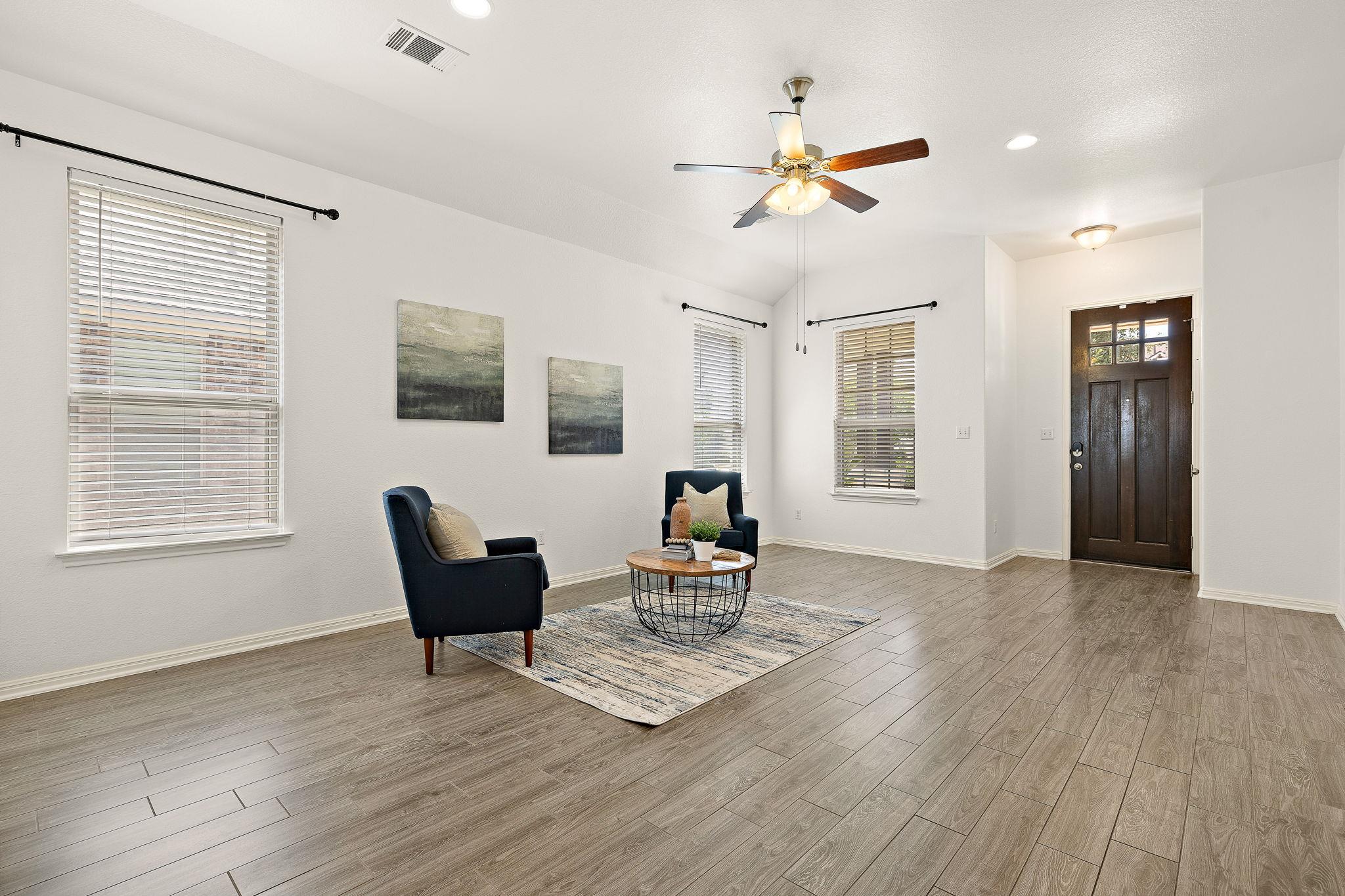 892 Centerra Hills Cir, Round Rock, TX 78665