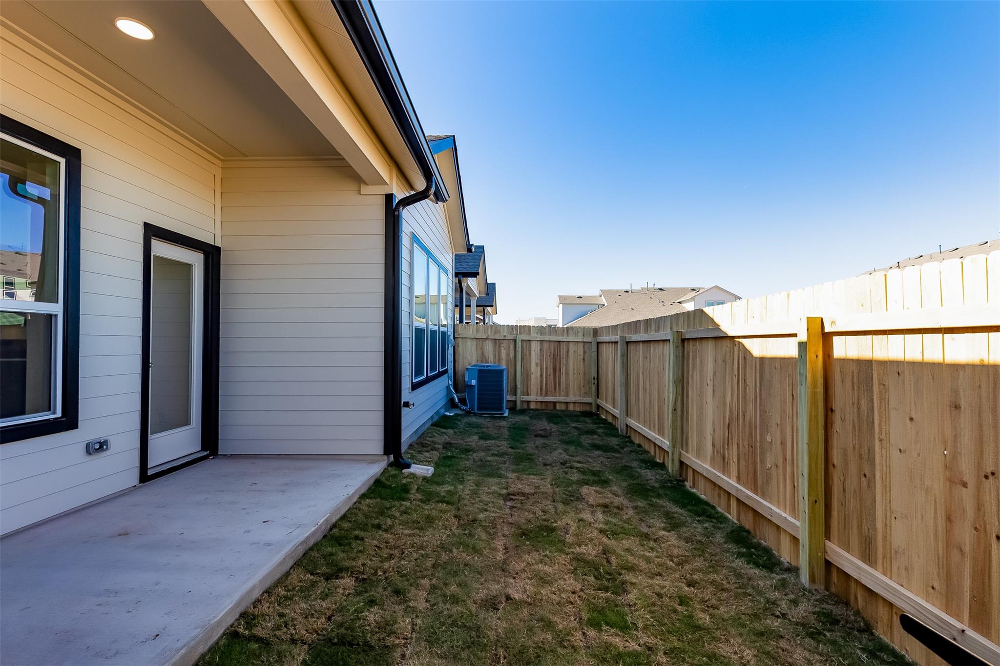 8554 Sommery Ln, Round Rock, TX 78665