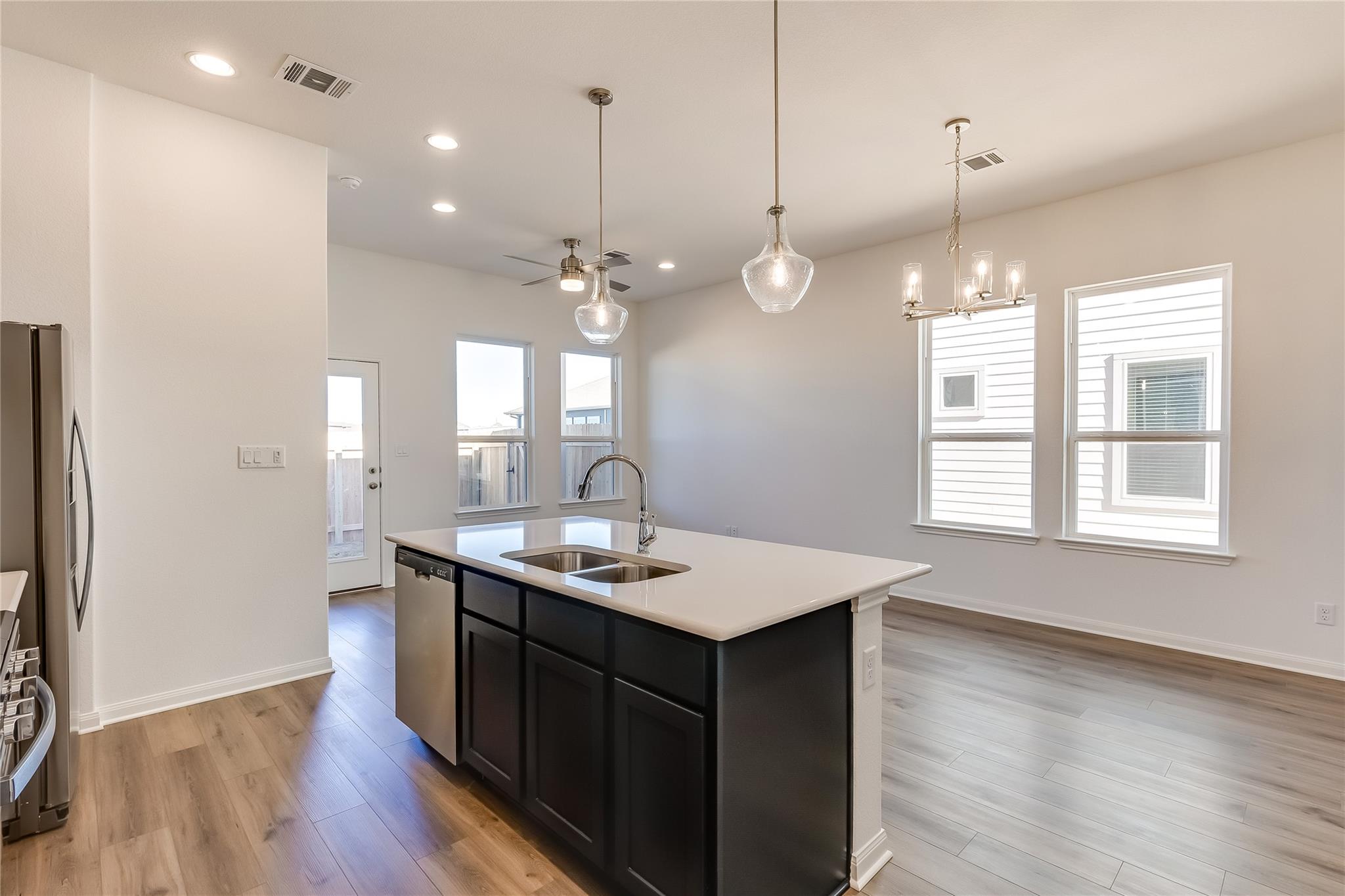 8554 Sommery Ln, Round Rock, TX 78665