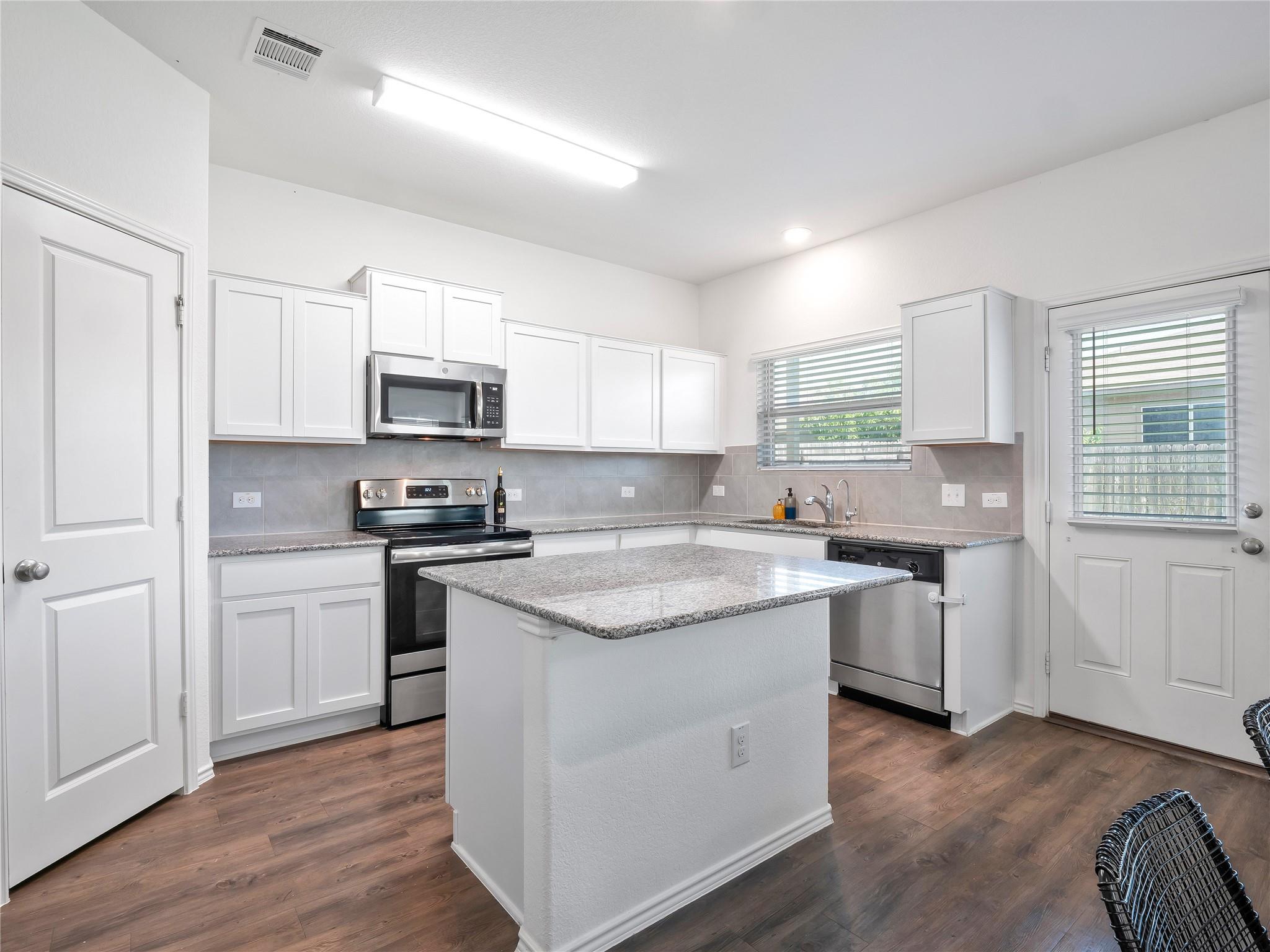 109 Comet Dr # 3J, Jarrell, TX 76537