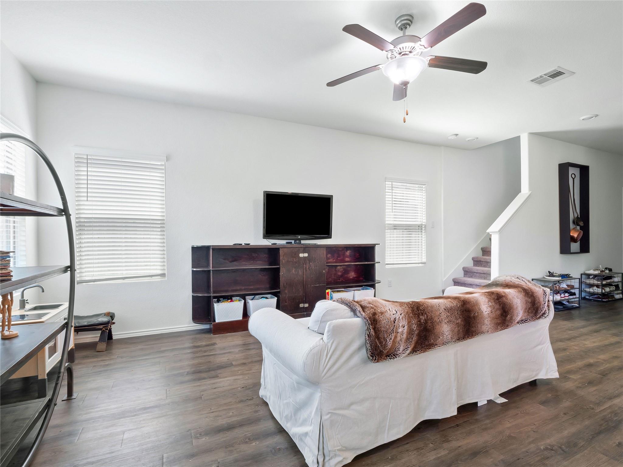 109 Comet Dr # 3J, Jarrell, TX 76537