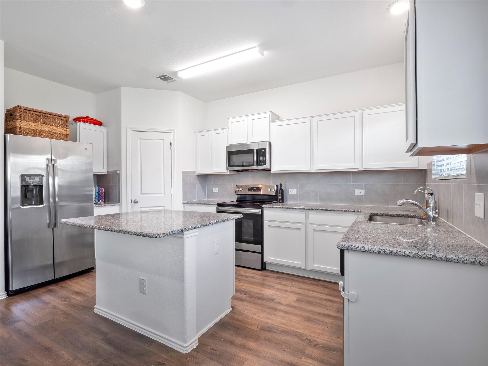 109 Comet Dr # 3J, Jarrell, TX 76537