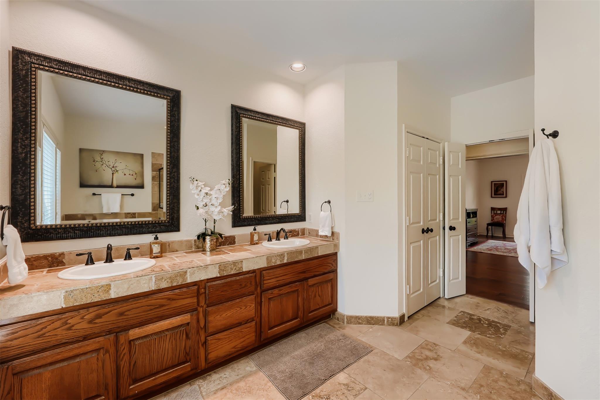 1918 Lakeway Blvd, Lakeway, TX 78734