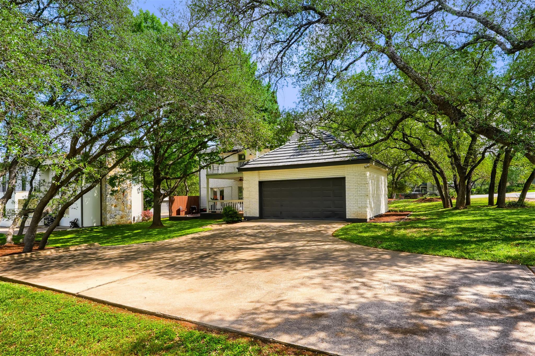 1918 Lakeway Blvd, Lakeway, TX 78734