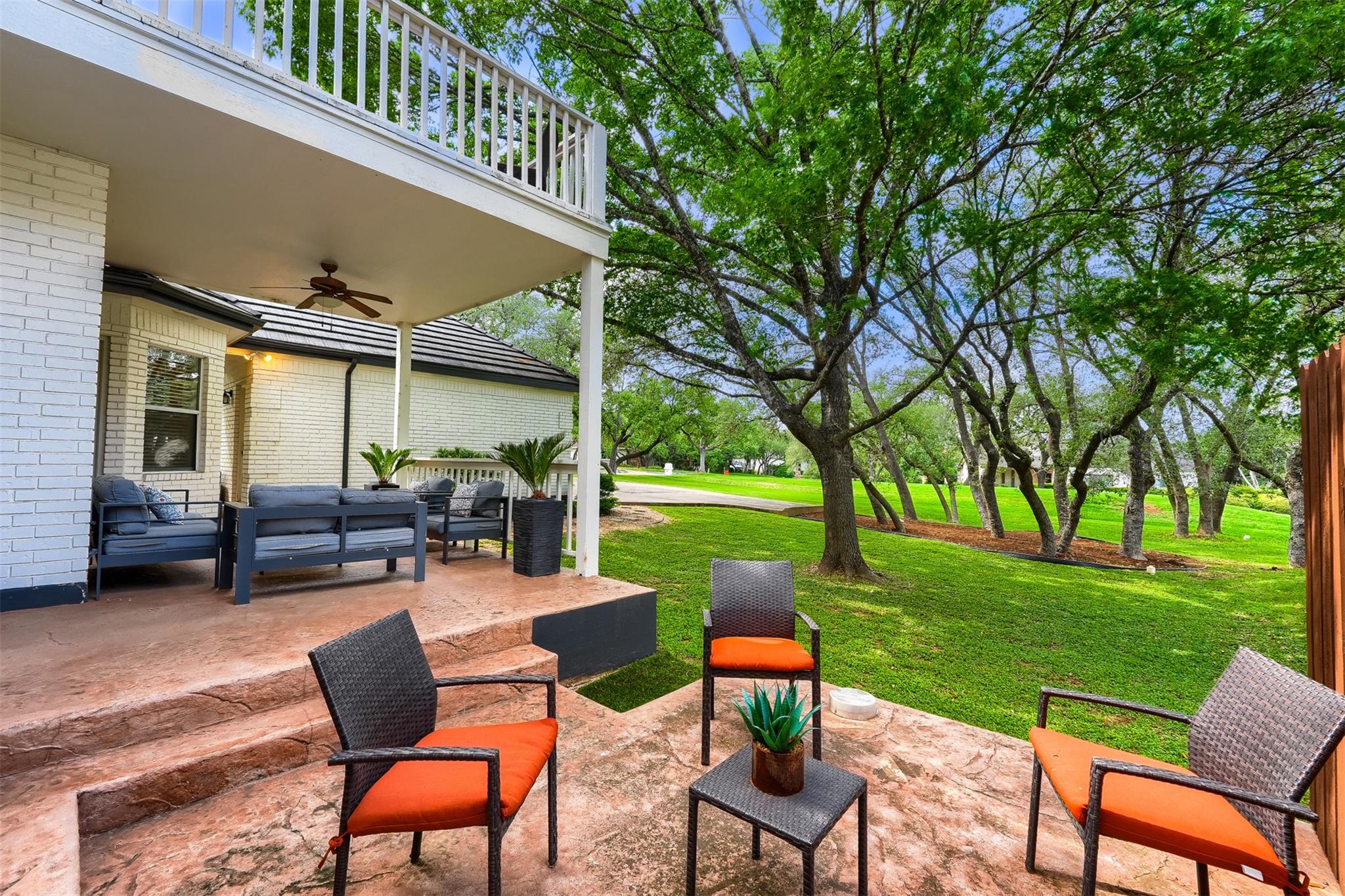 1918 Lakeway Blvd, Lakeway, TX 78734