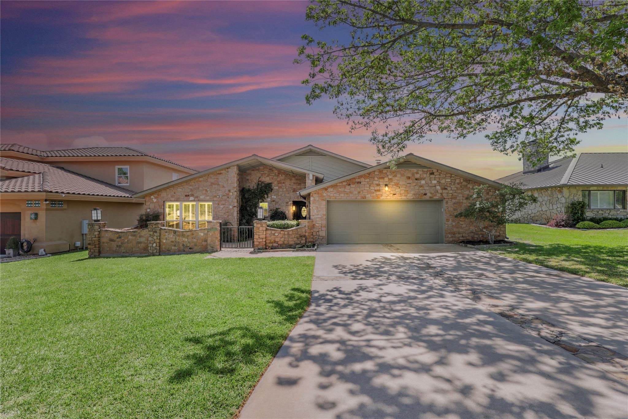 203 Longhorn, Horseshoe Bay, TX 78657