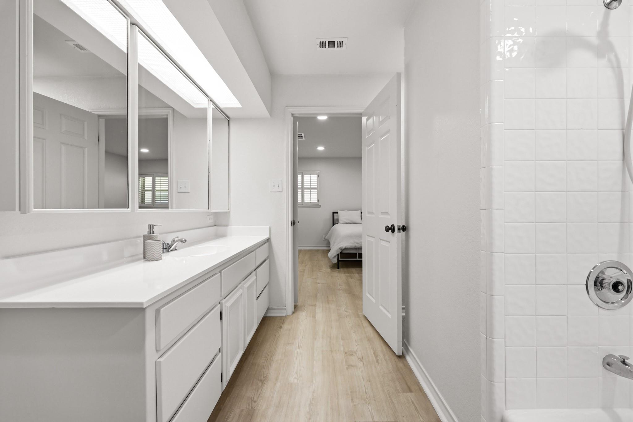 203 Longhorn, Horseshoe Bay, TX 78657