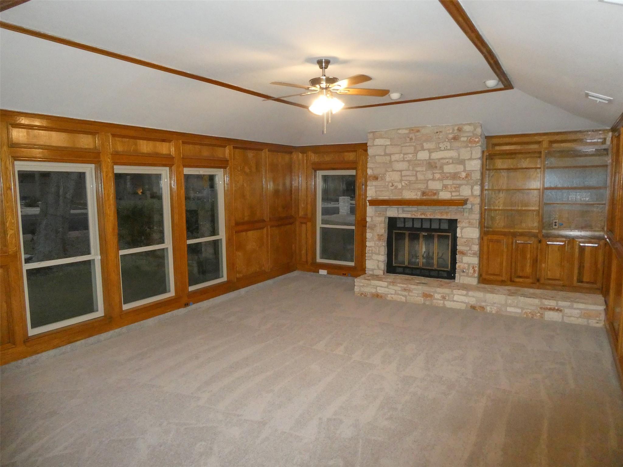 10225 PINEHURST Dr, Austin, TX 78747