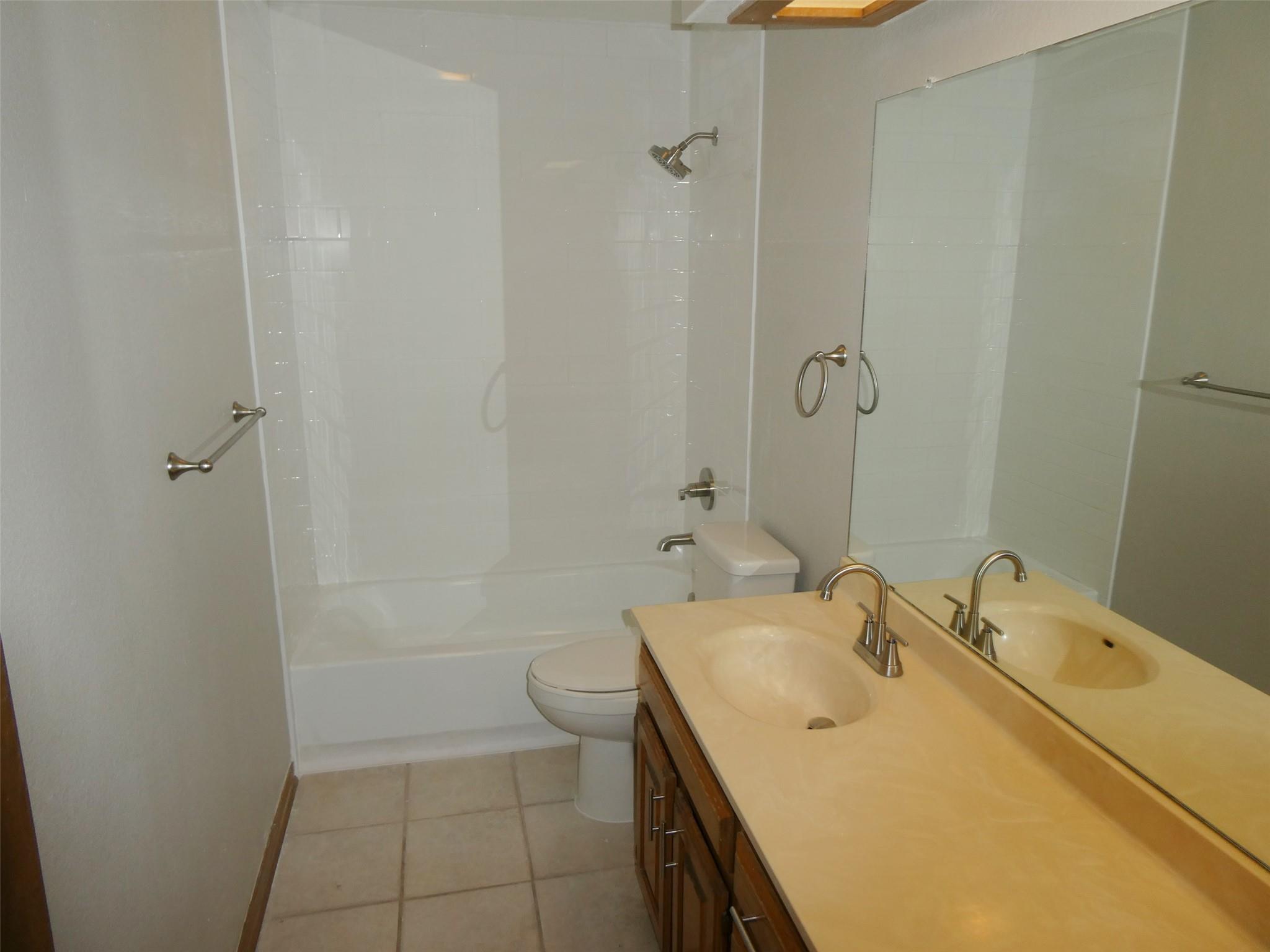 10225 PINEHURST Dr, Austin, TX 78747