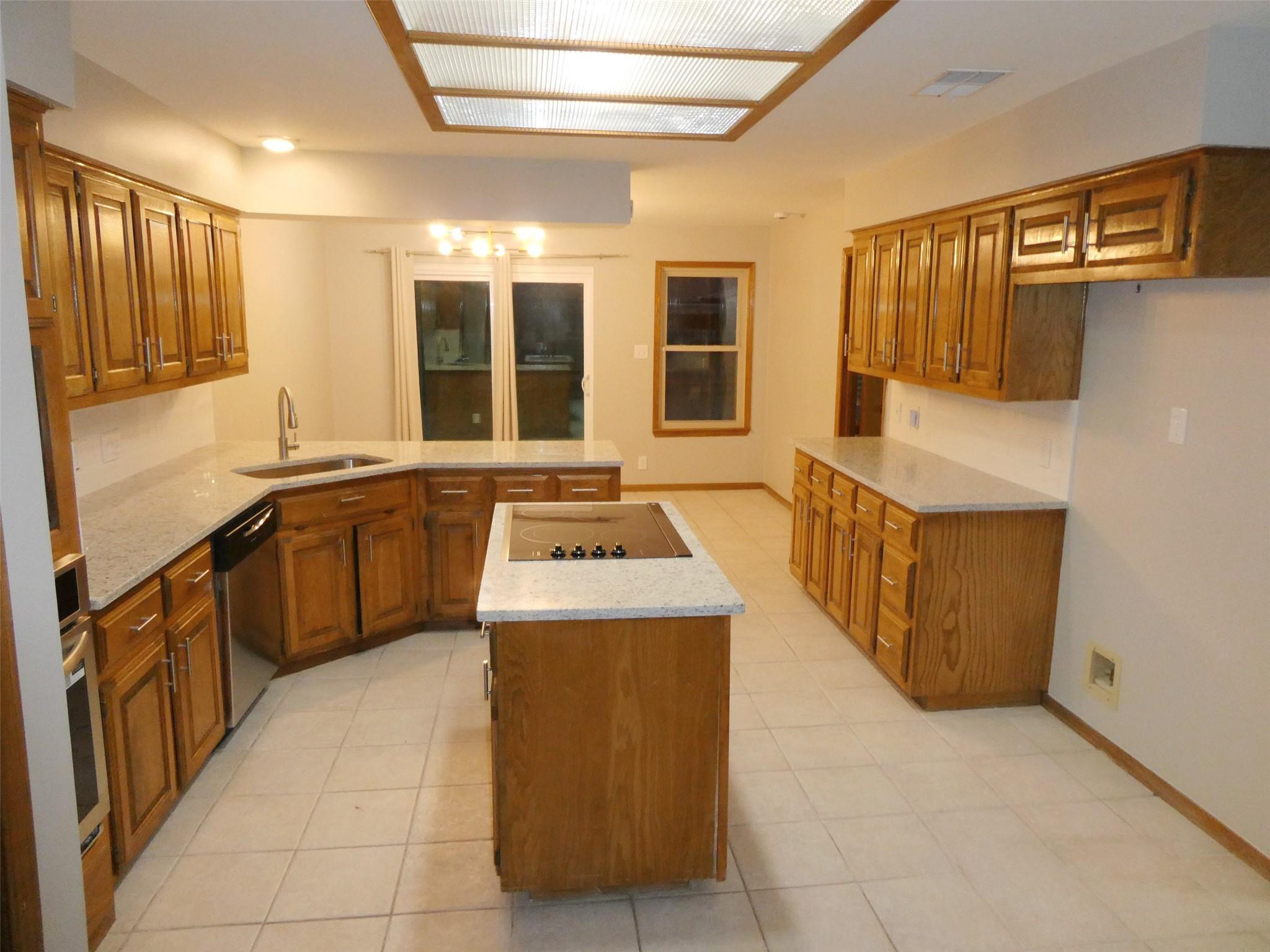 10225 PINEHURST Dr, Austin, TX 78747