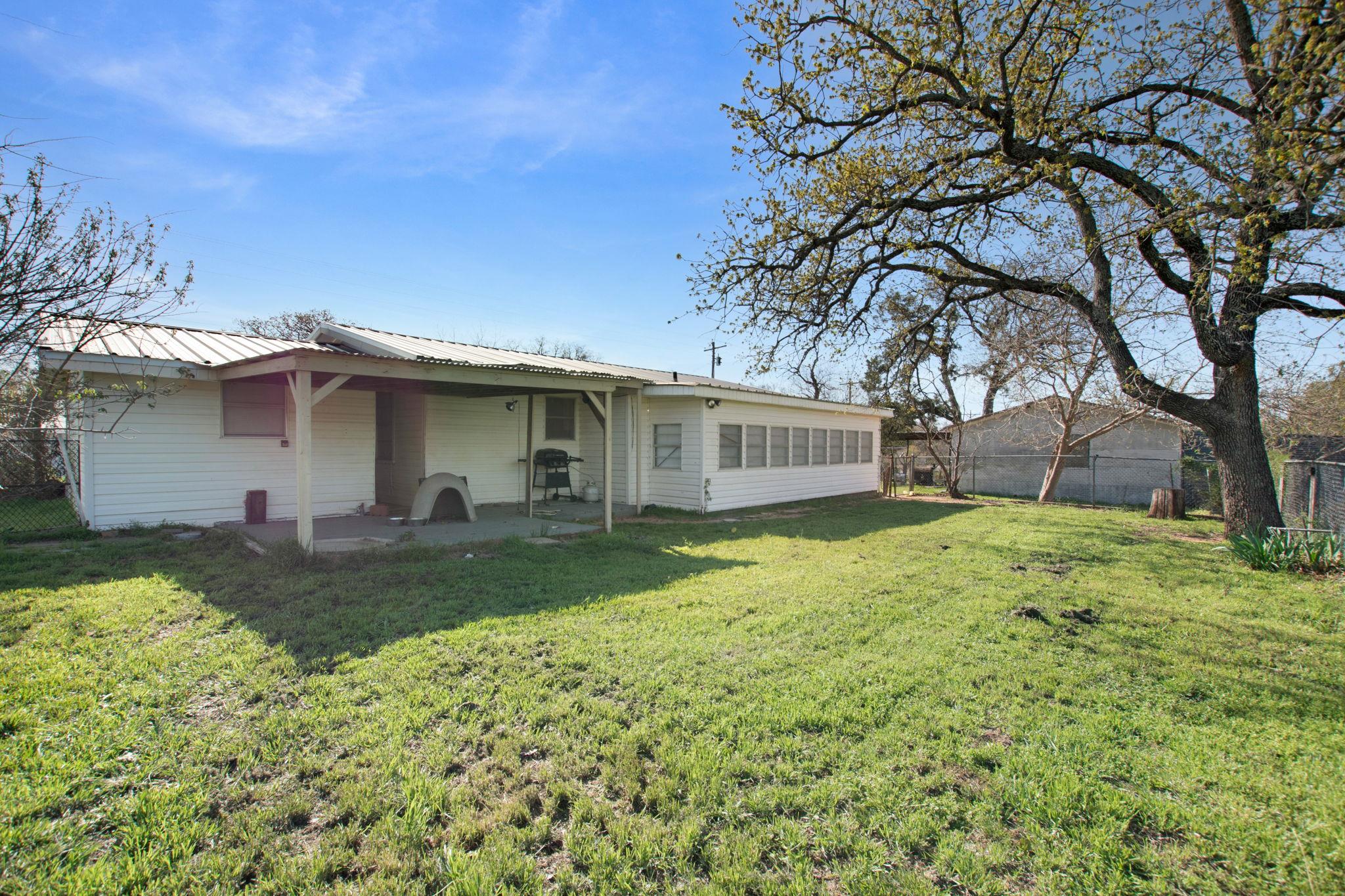 1365 Norma Ln, Tow, TX 78672