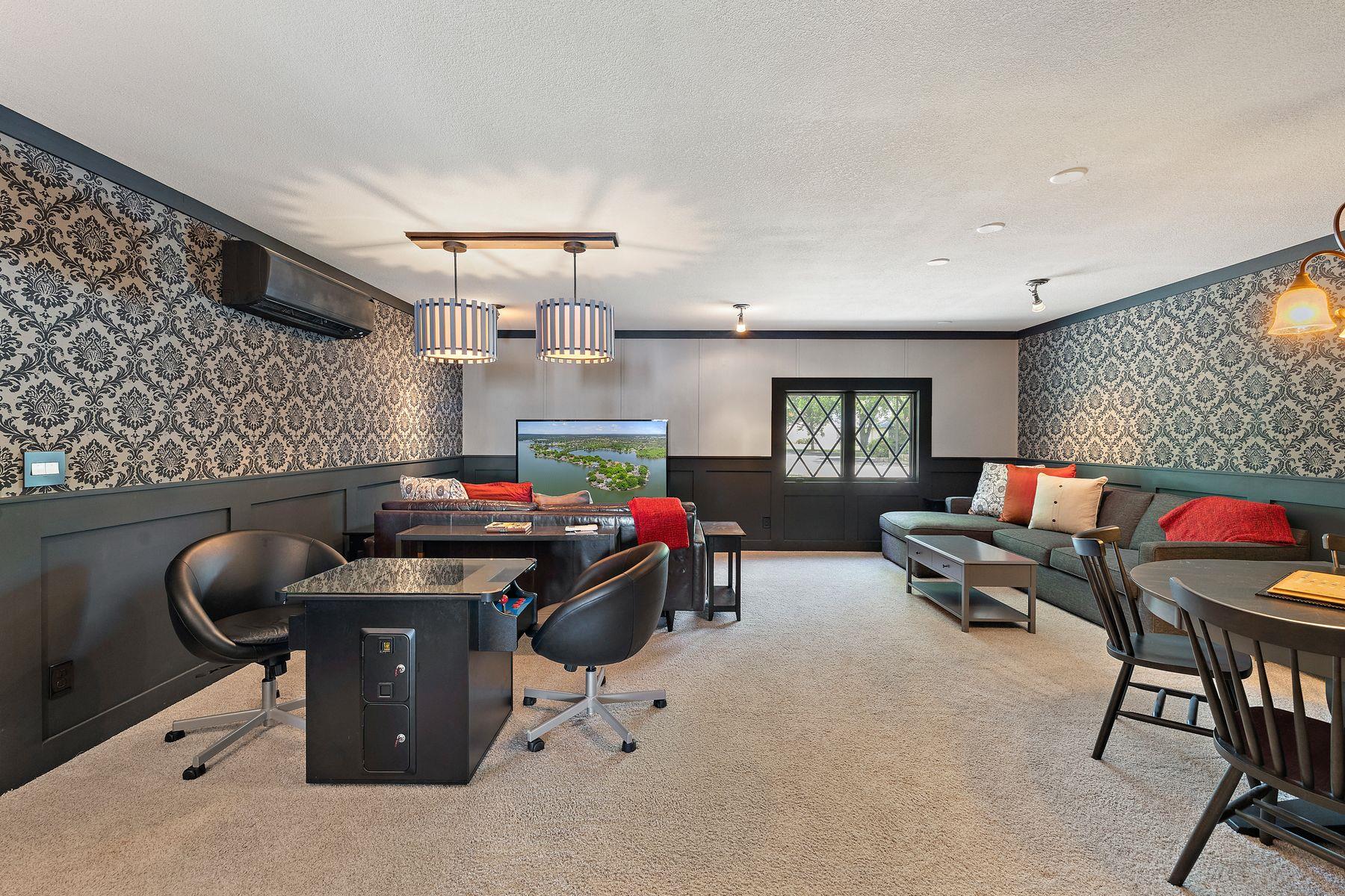 21 Beaver Is, Granite Shoals, TX 78654