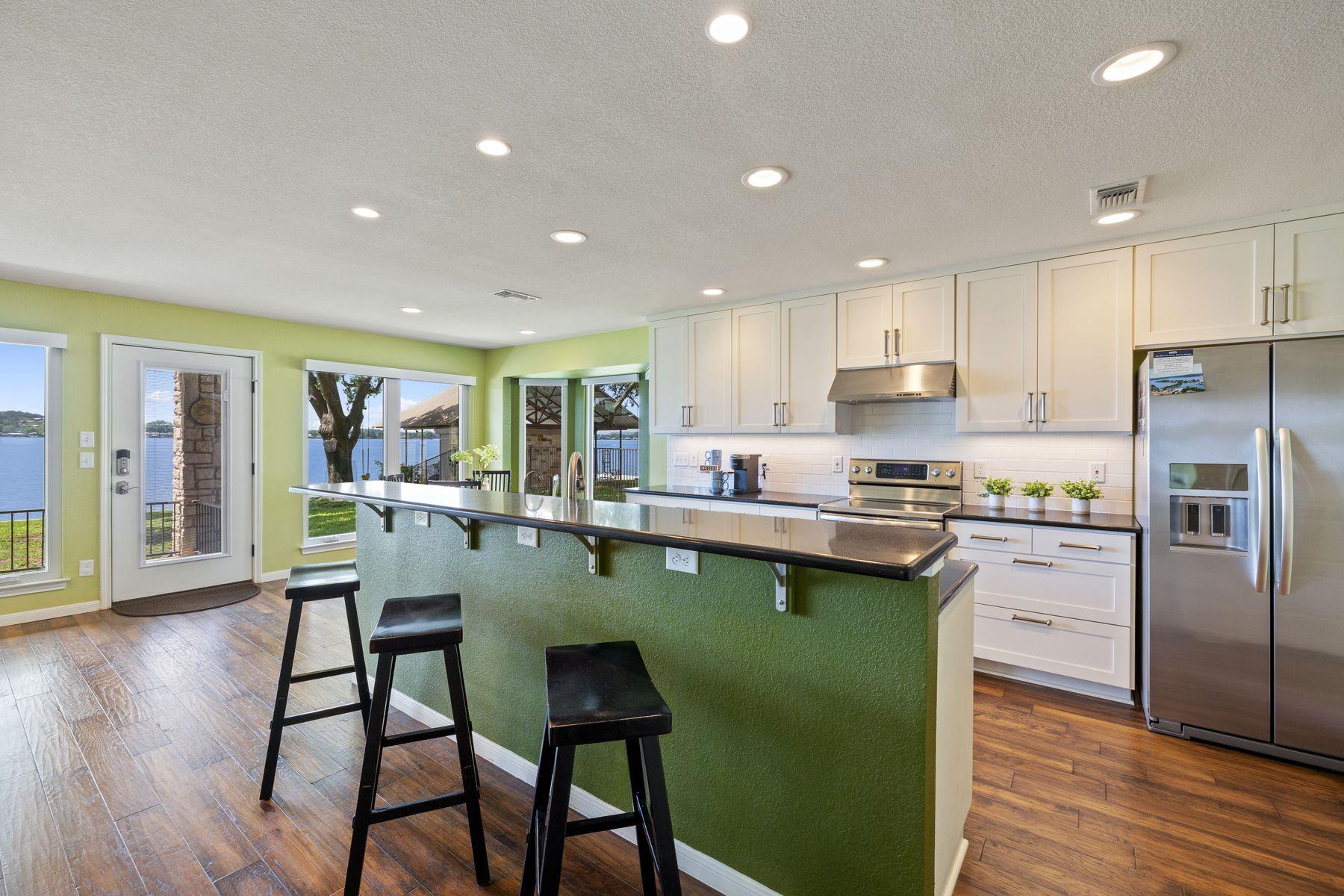 21 Beaver Is, Granite Shoals, TX 78654