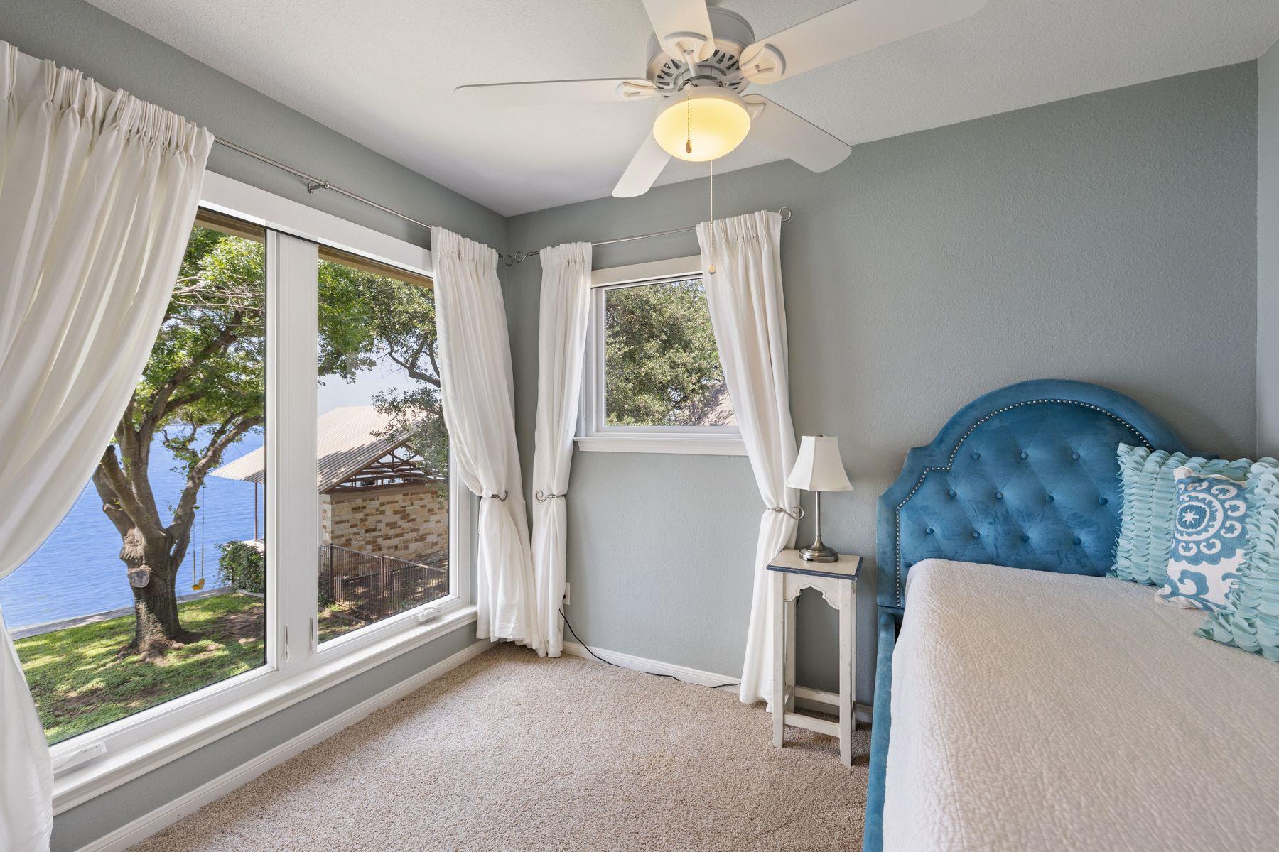 21 Beaver Is, Granite Shoals, TX 78654