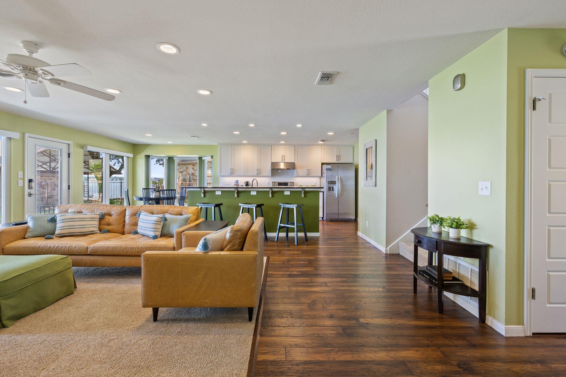 21 Beaver Is, Granite Shoals, TX 78654