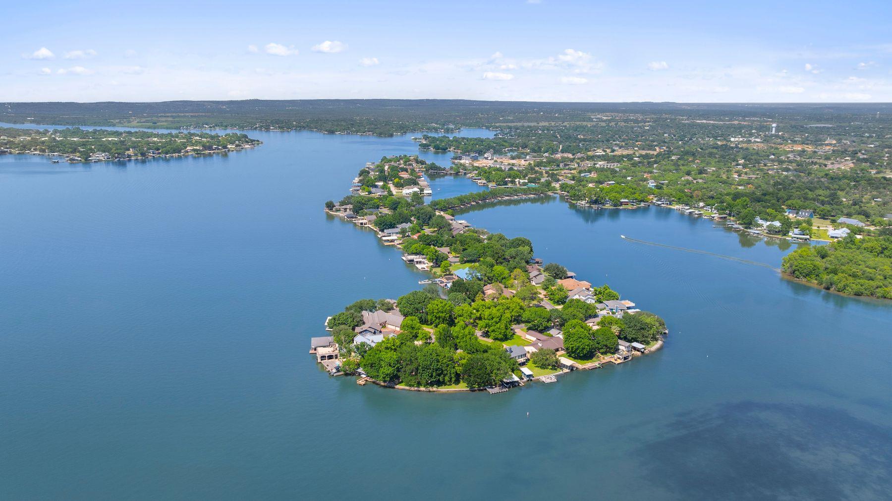 21 Beaver Is, Granite Shoals, TX 78654