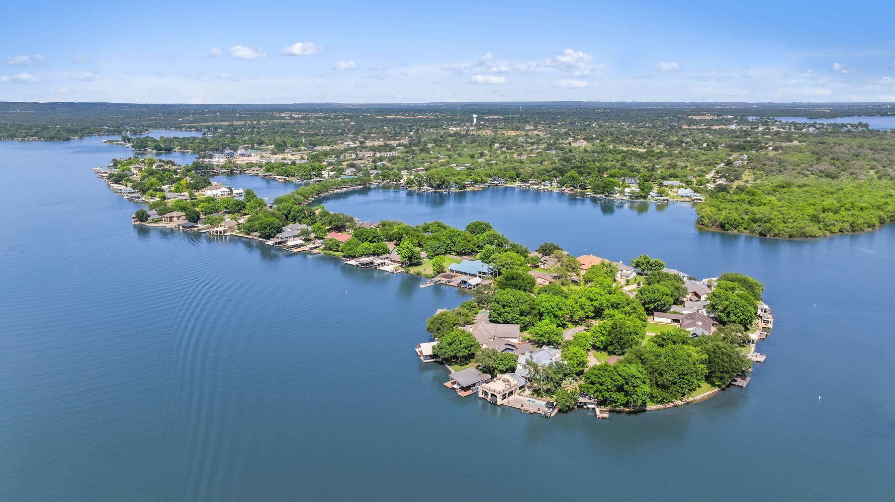 21 Beaver Is, Granite Shoals, TX 78654