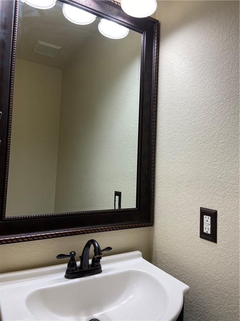 1257 Pine Portage Loop Loop, Leander, TX 78641