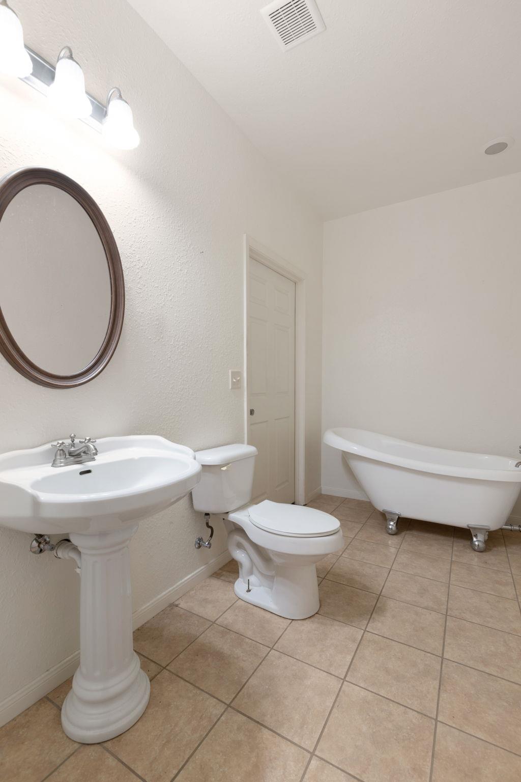 2207 Boxwood Cir, Kingsland, TX 78639