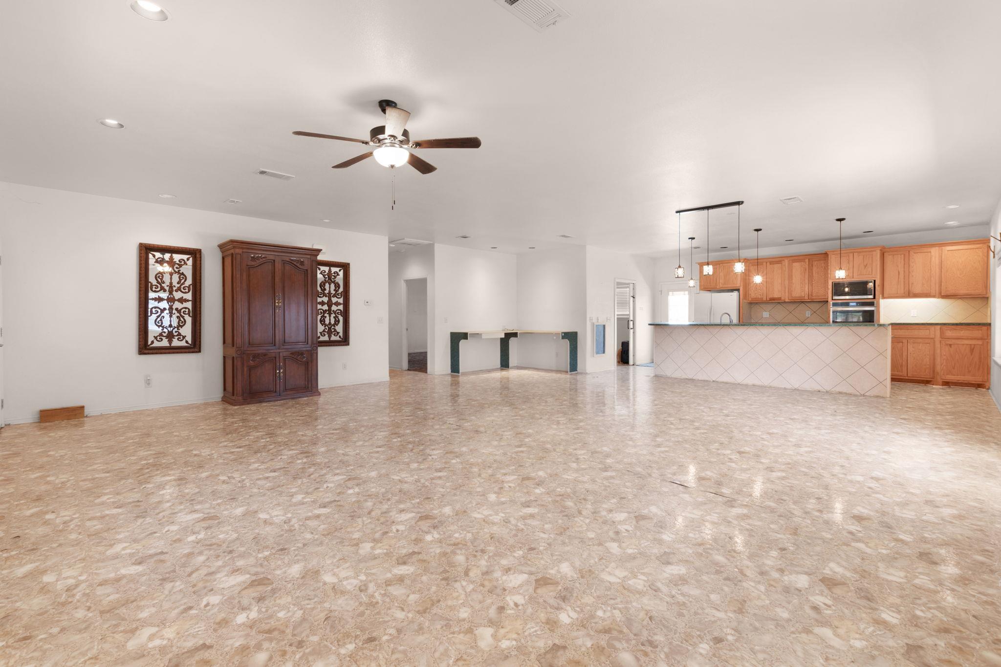 2207 Boxwood Cir, Kingsland, TX 78639