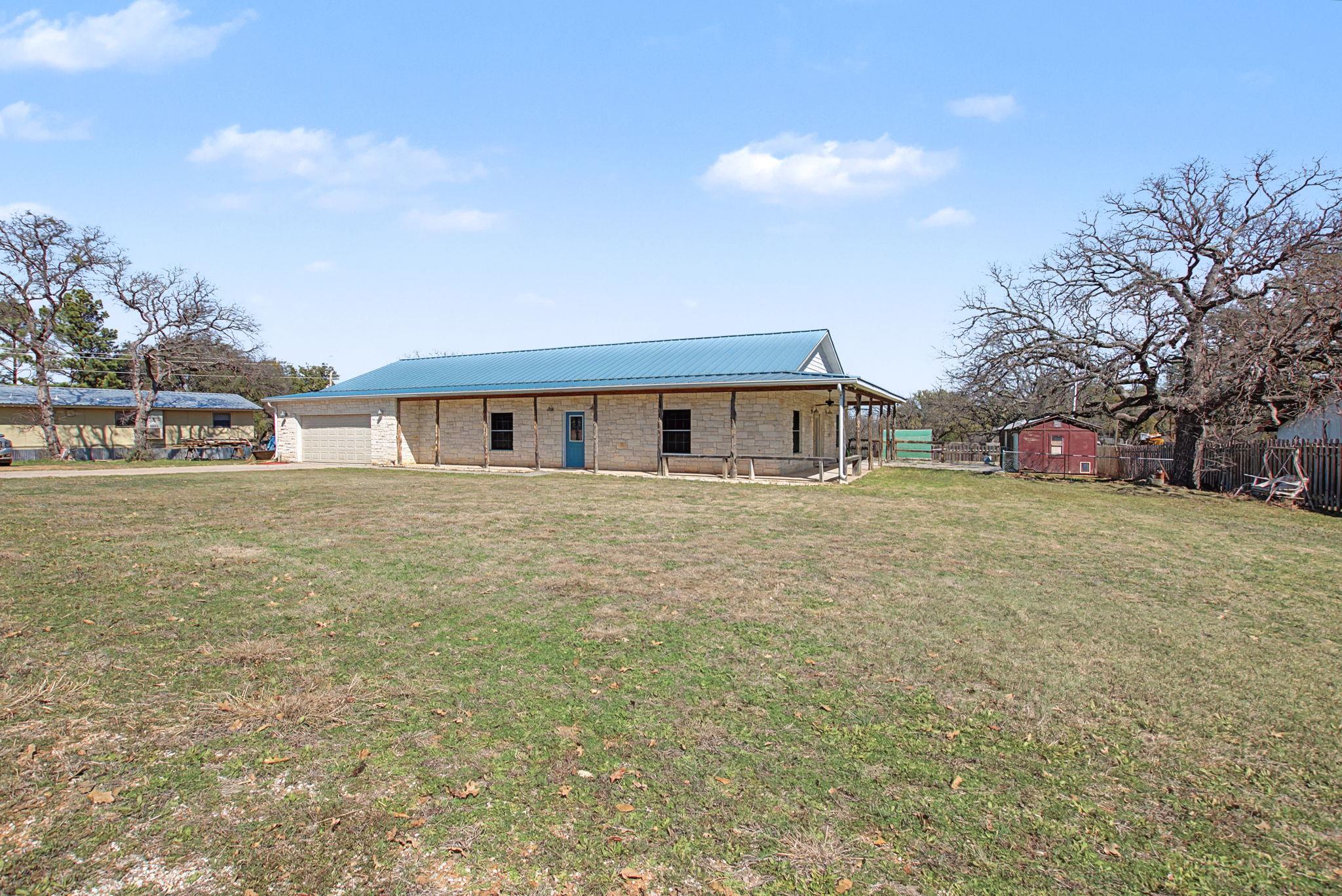 2207 Boxwood Cir, Kingsland, TX 78639