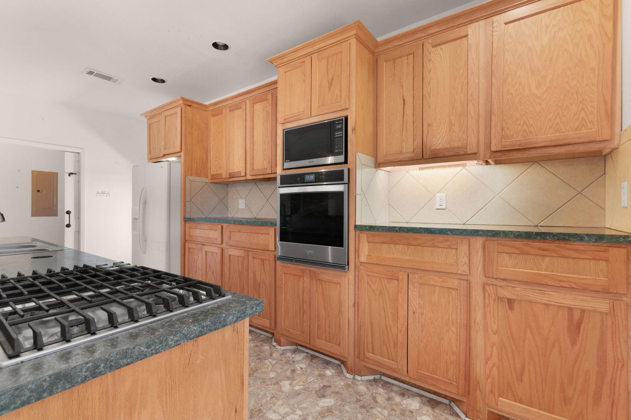 2207 Boxwood Cir, Kingsland, TX 78639