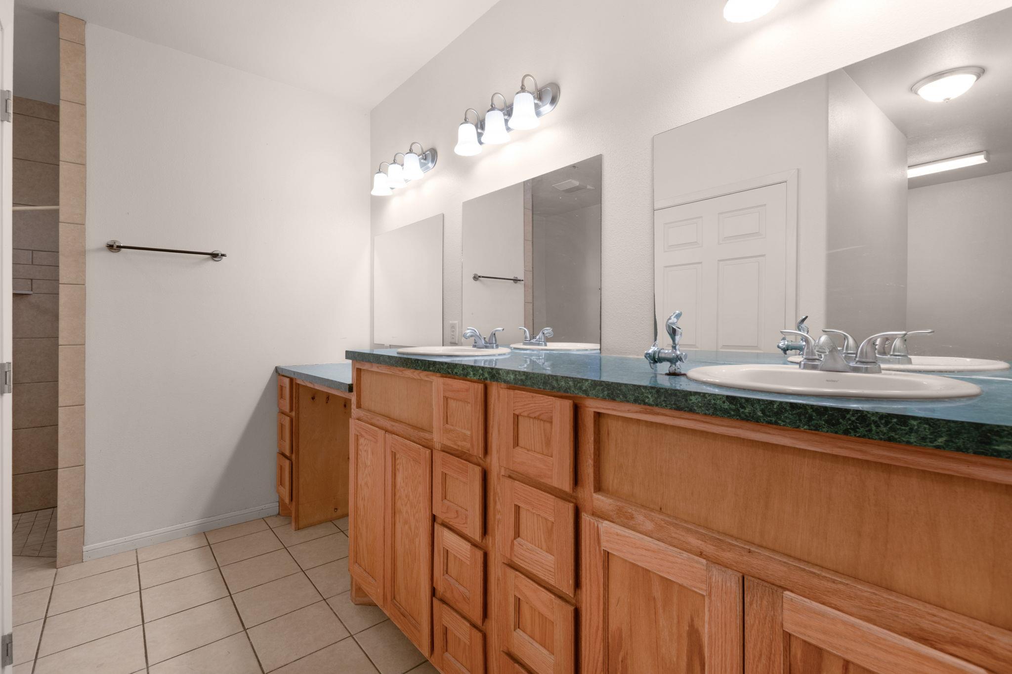 2207 Boxwood Cir, Kingsland, TX 78639