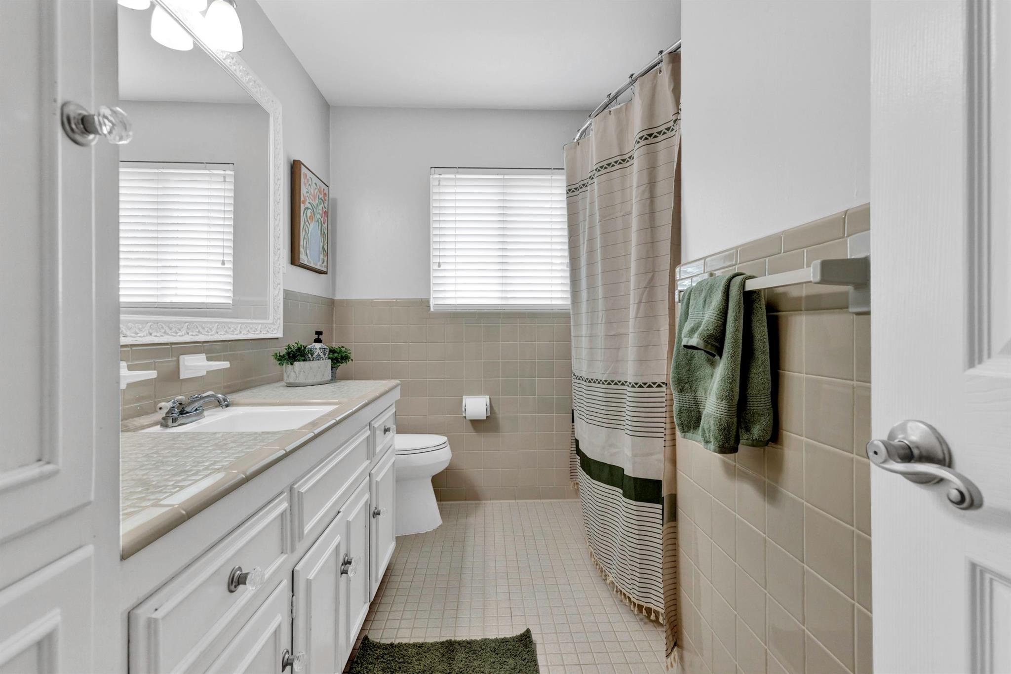 4001 Greystone Dr, Austin, TX 78731