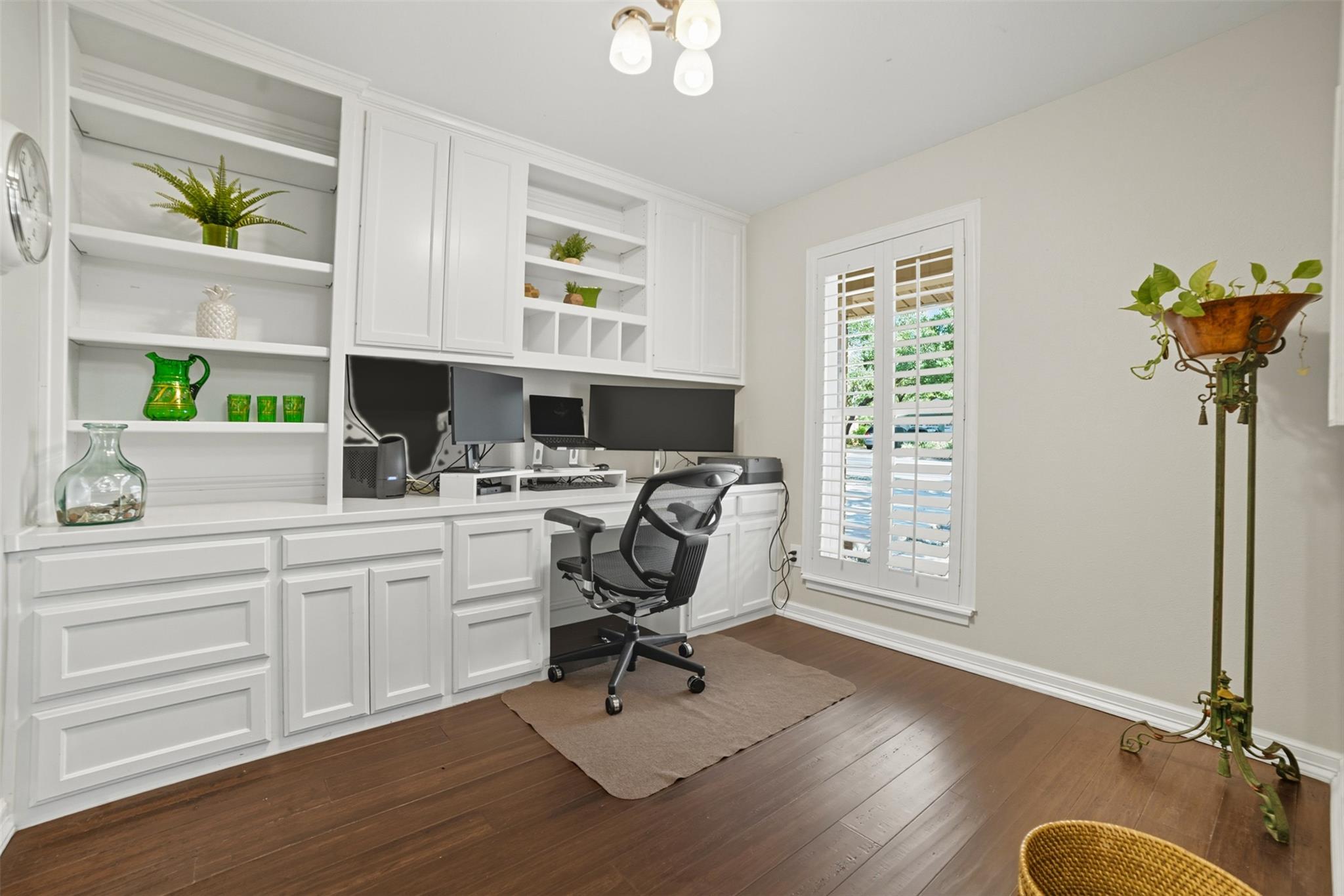 4001 Greystone Dr, Austin, TX 78731