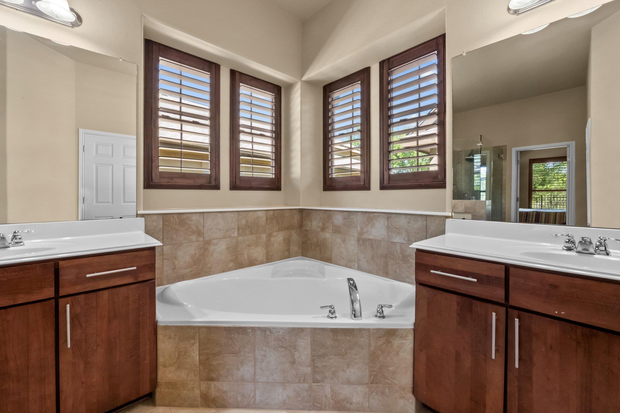 22204 Red Yucca Rd, Spicewood, TX 78669