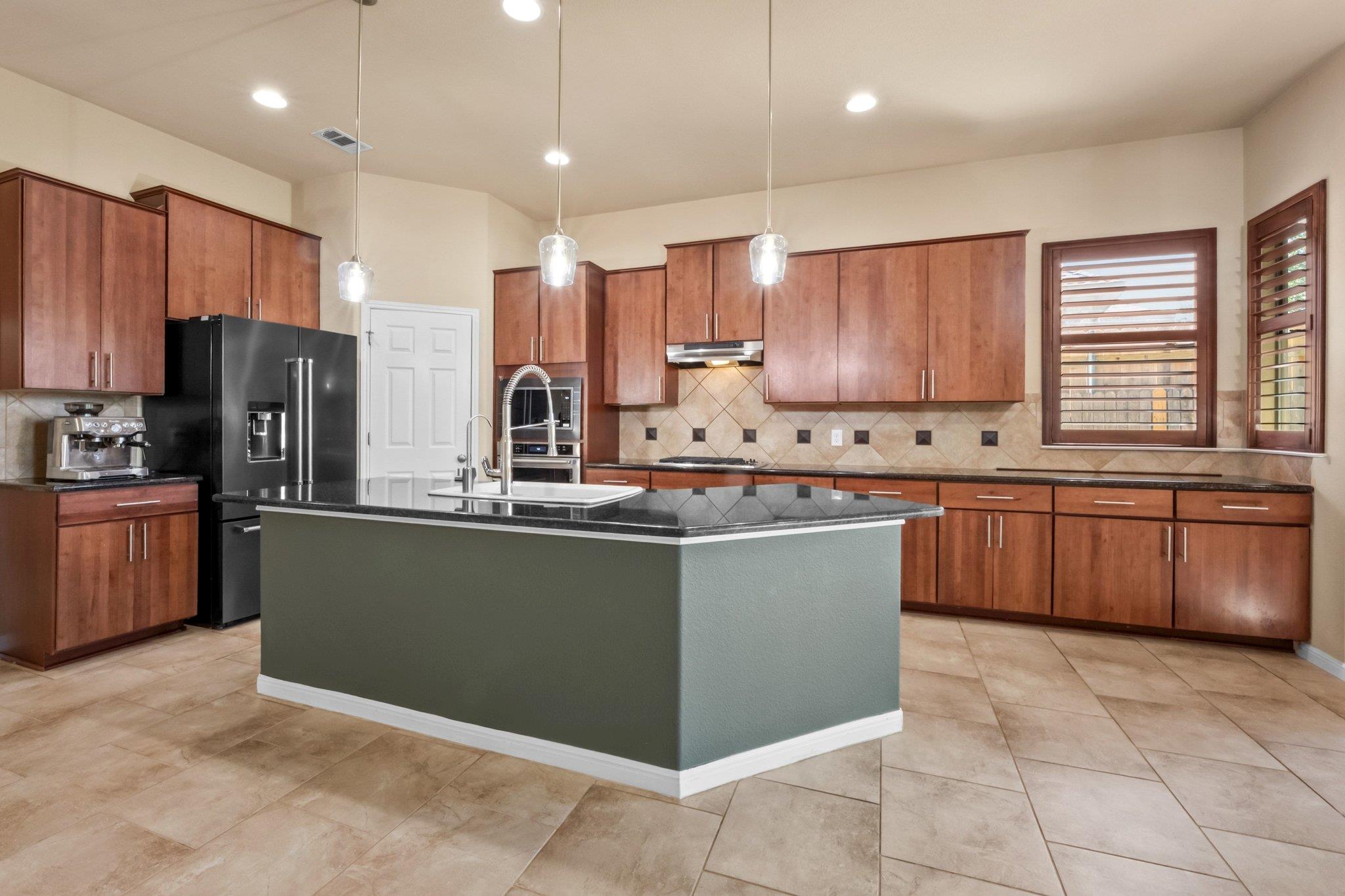 22204 Red Yucca Rd, Spicewood, TX 78669