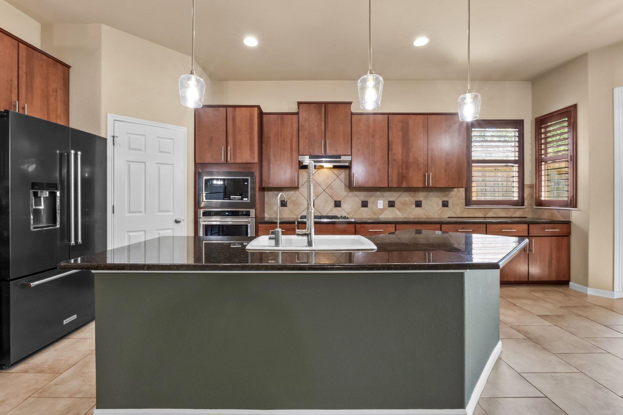 22204 Red Yucca Rd, Spicewood, TX 78669