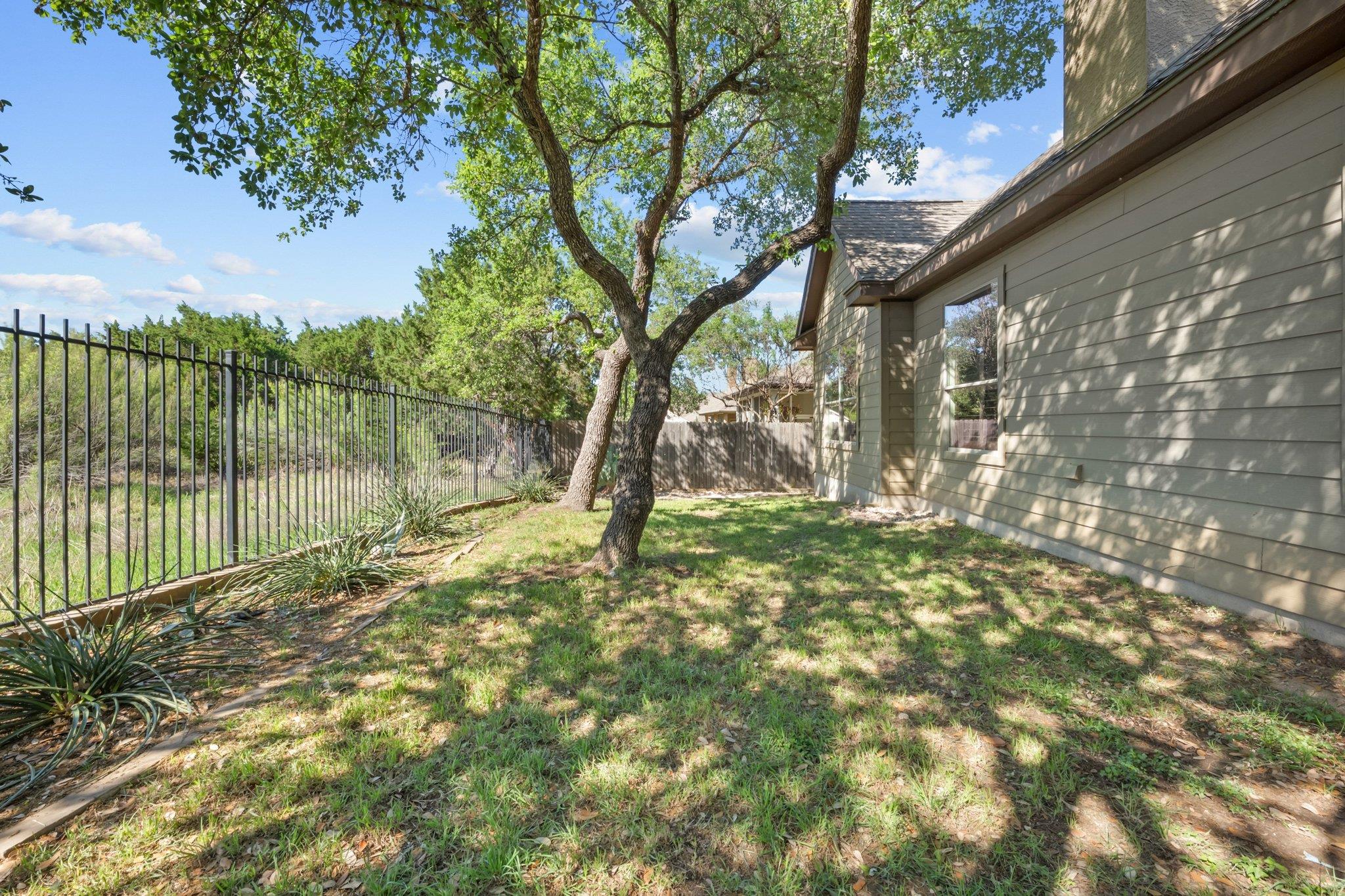 22204 Red Yucca Rd, Spicewood, TX 78669